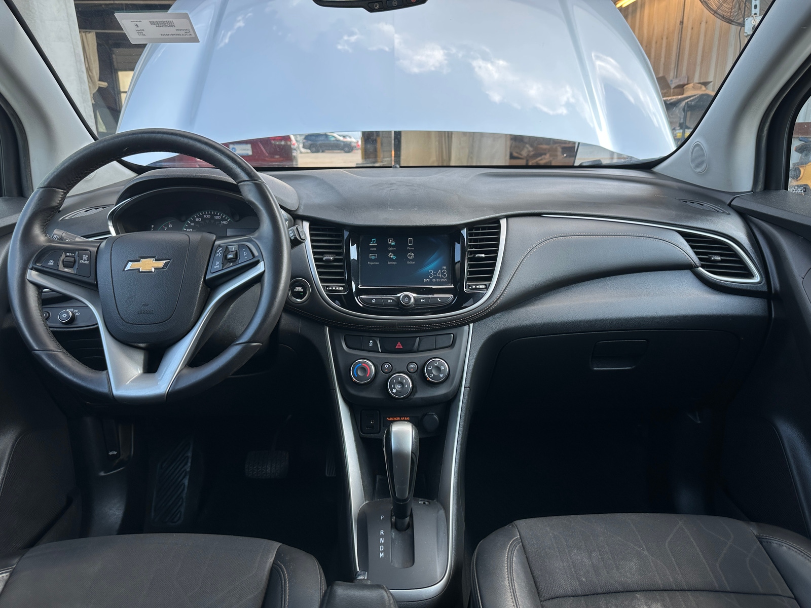 Thumbnail: 2017 Chevrolet Trax - 3