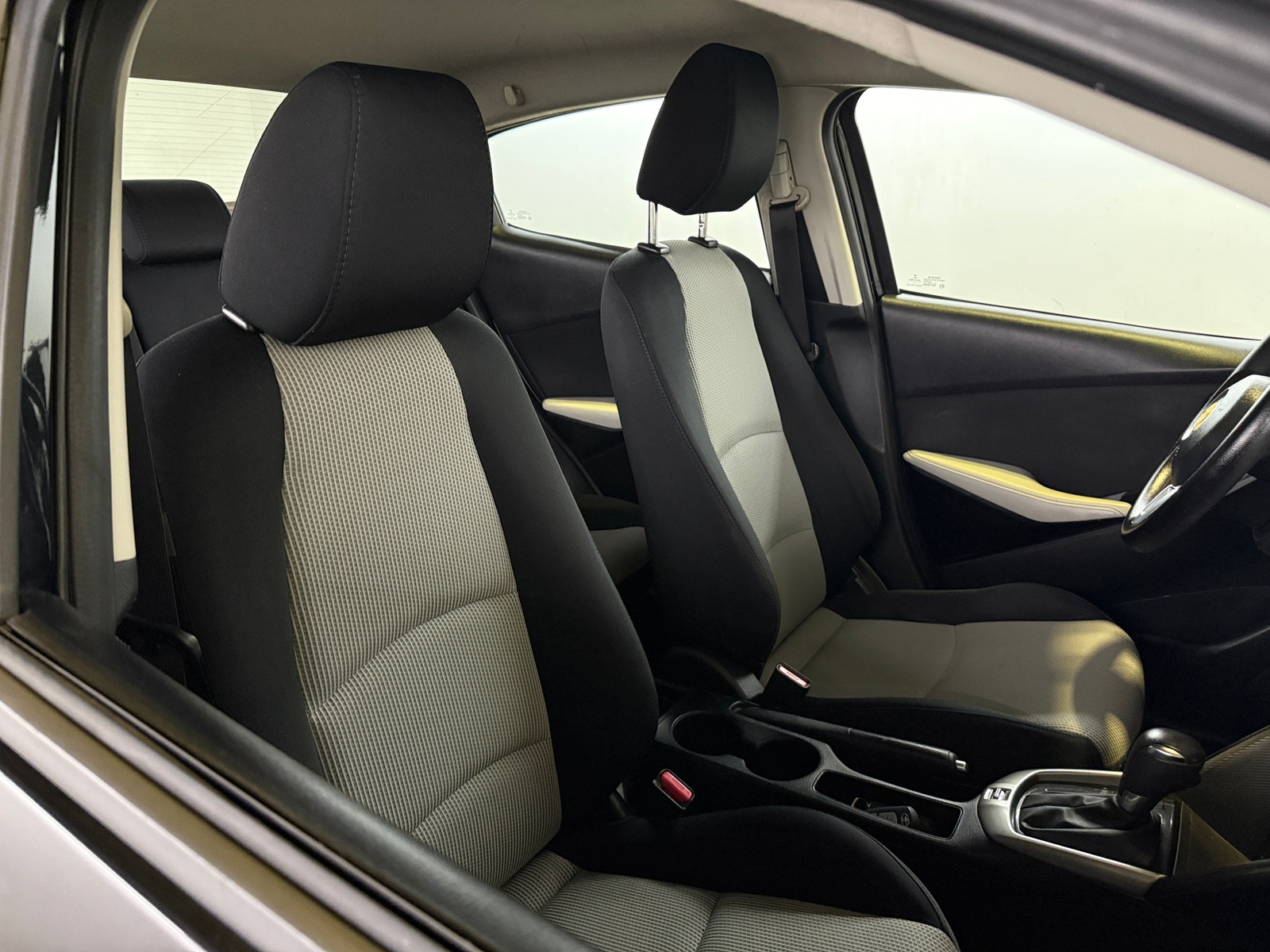 Thumbnail: 2017 Toyota Yaris iA - 2