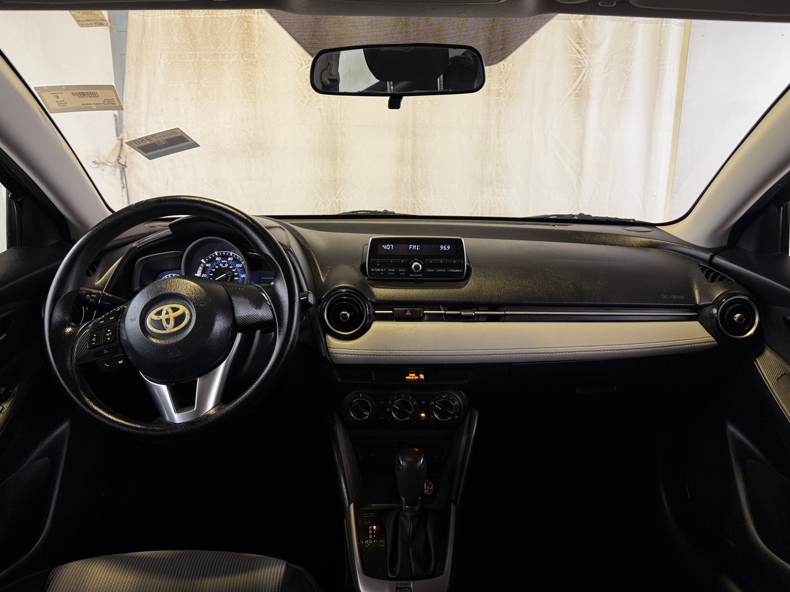 Thumbnail: 2017 Toyota Yaris iA - 3