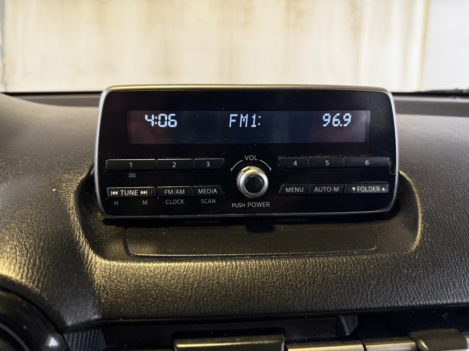 Thumbnail: 2017 Toyota Yaris iA - 4