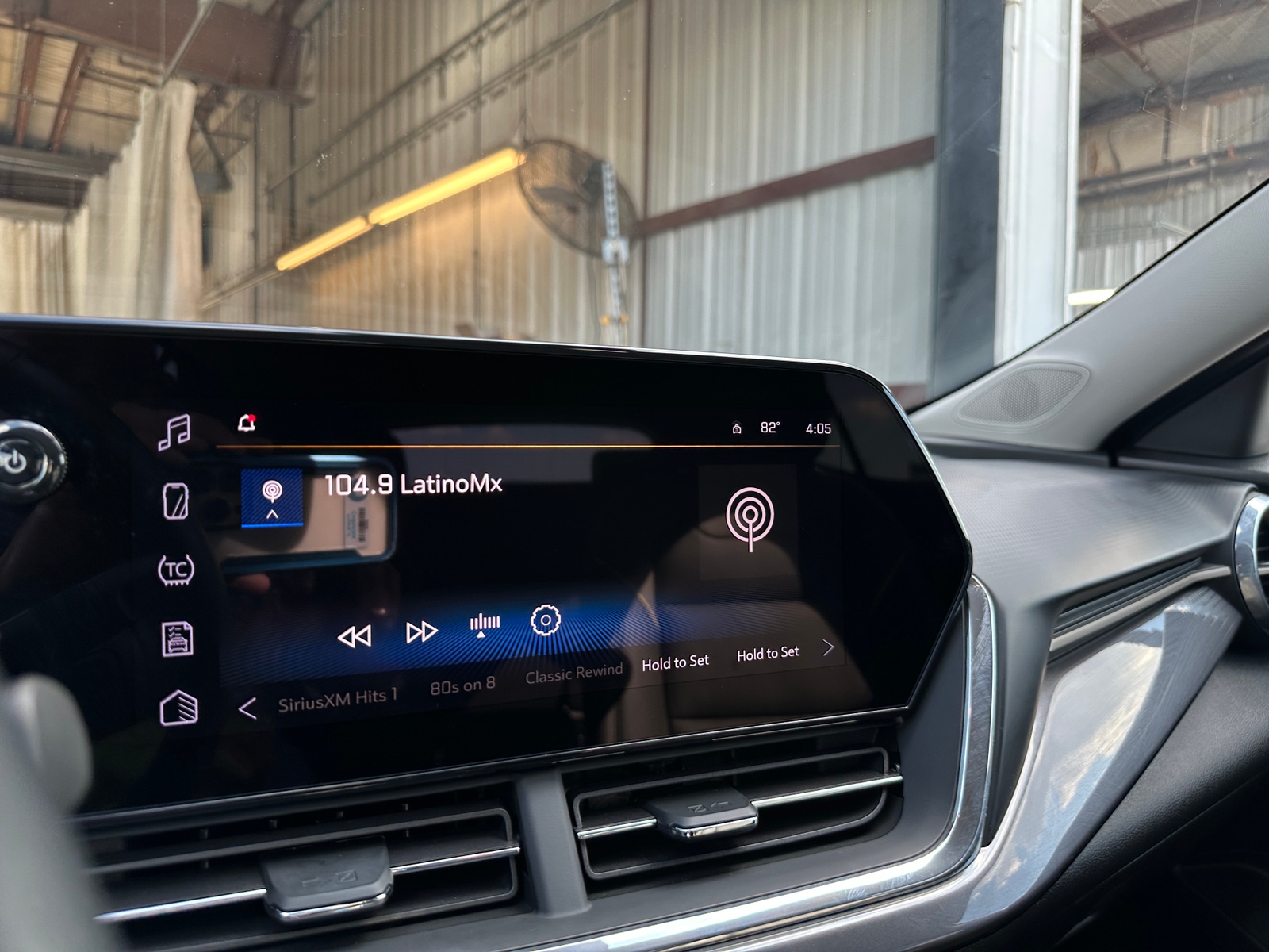 Thumbnail: 2025 Chevrolet Trax - 3