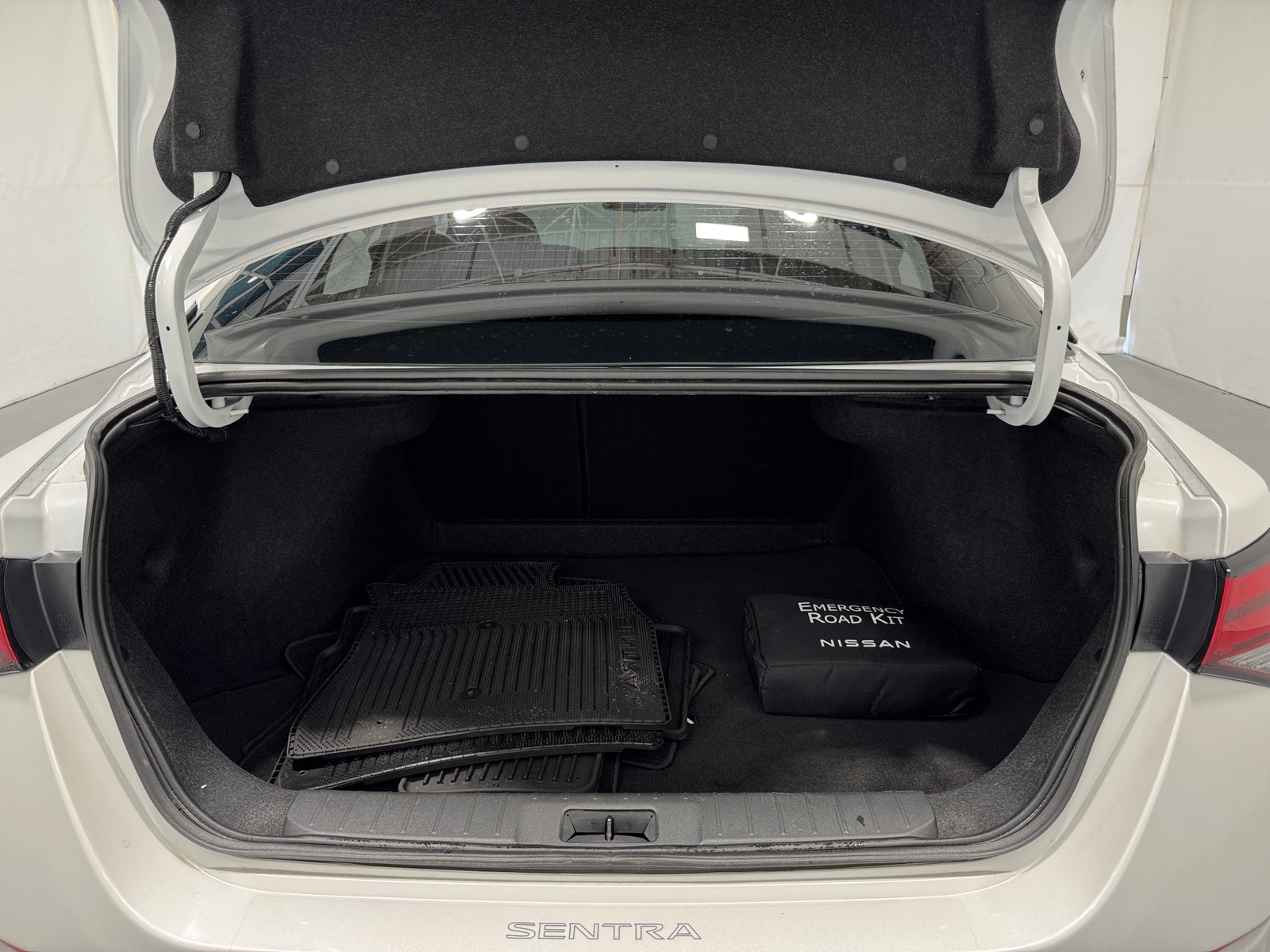 Thumbnail: 2023 Nissan Sentra - 7