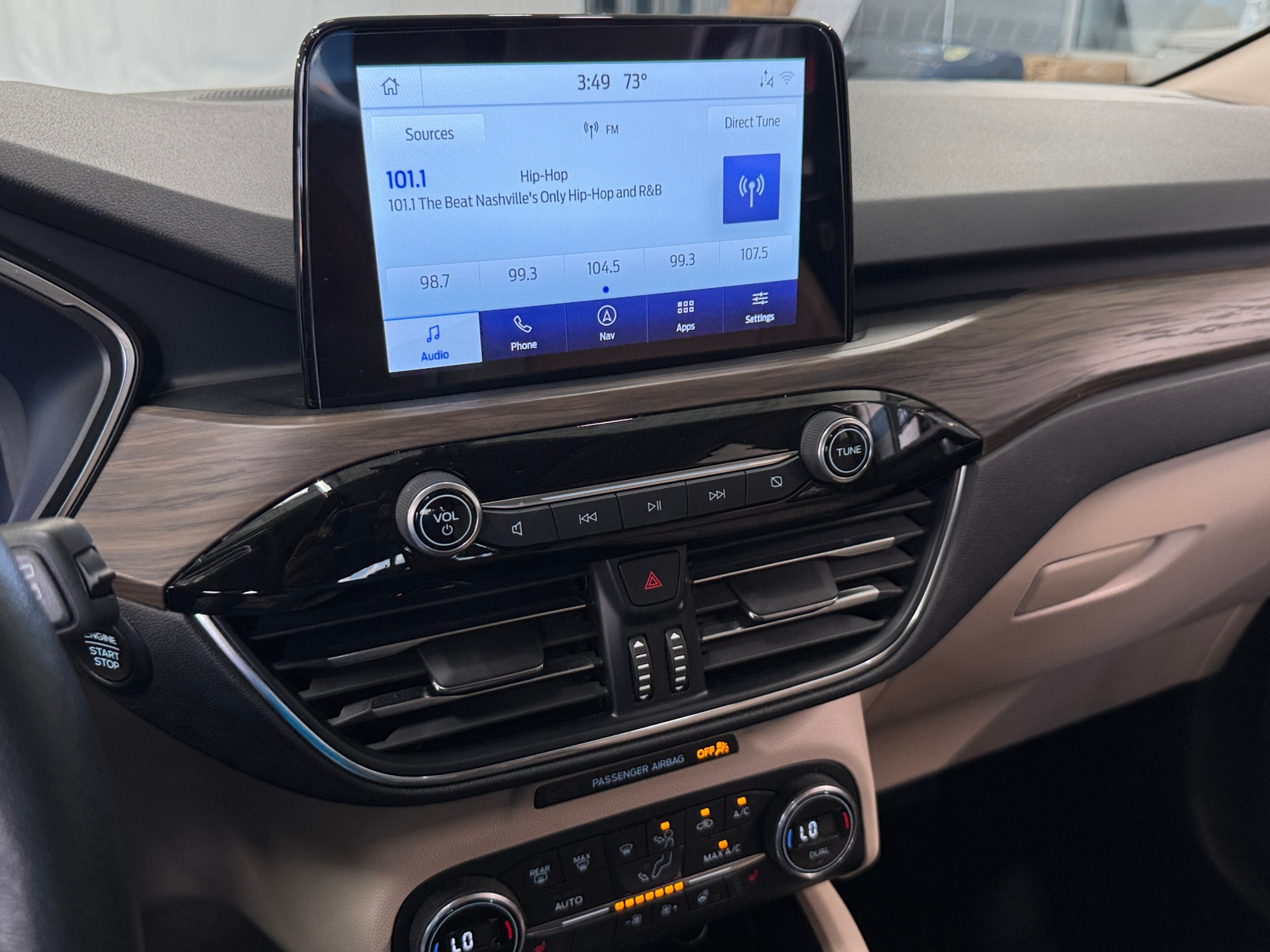 Thumbnail: 2020 Ford Escape - 3