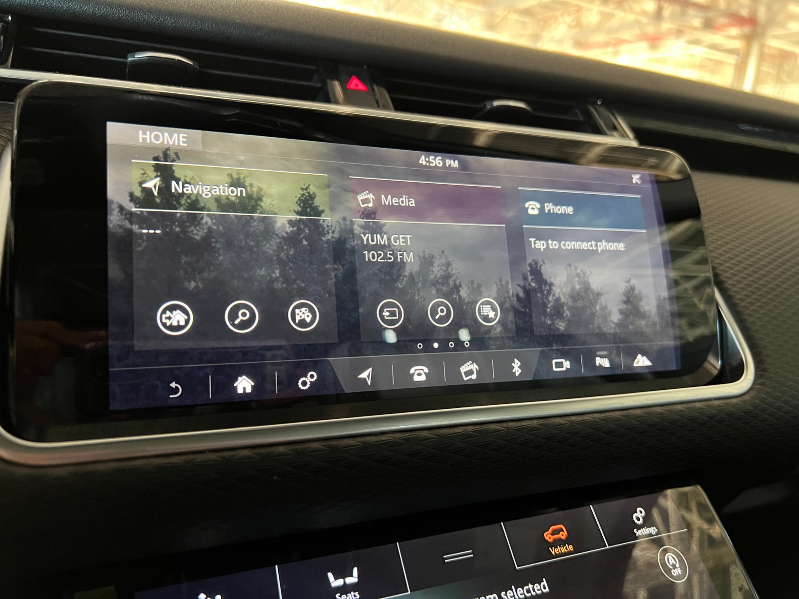 Thumbnail: 2018 Land Rover Range Rover Velar - 3