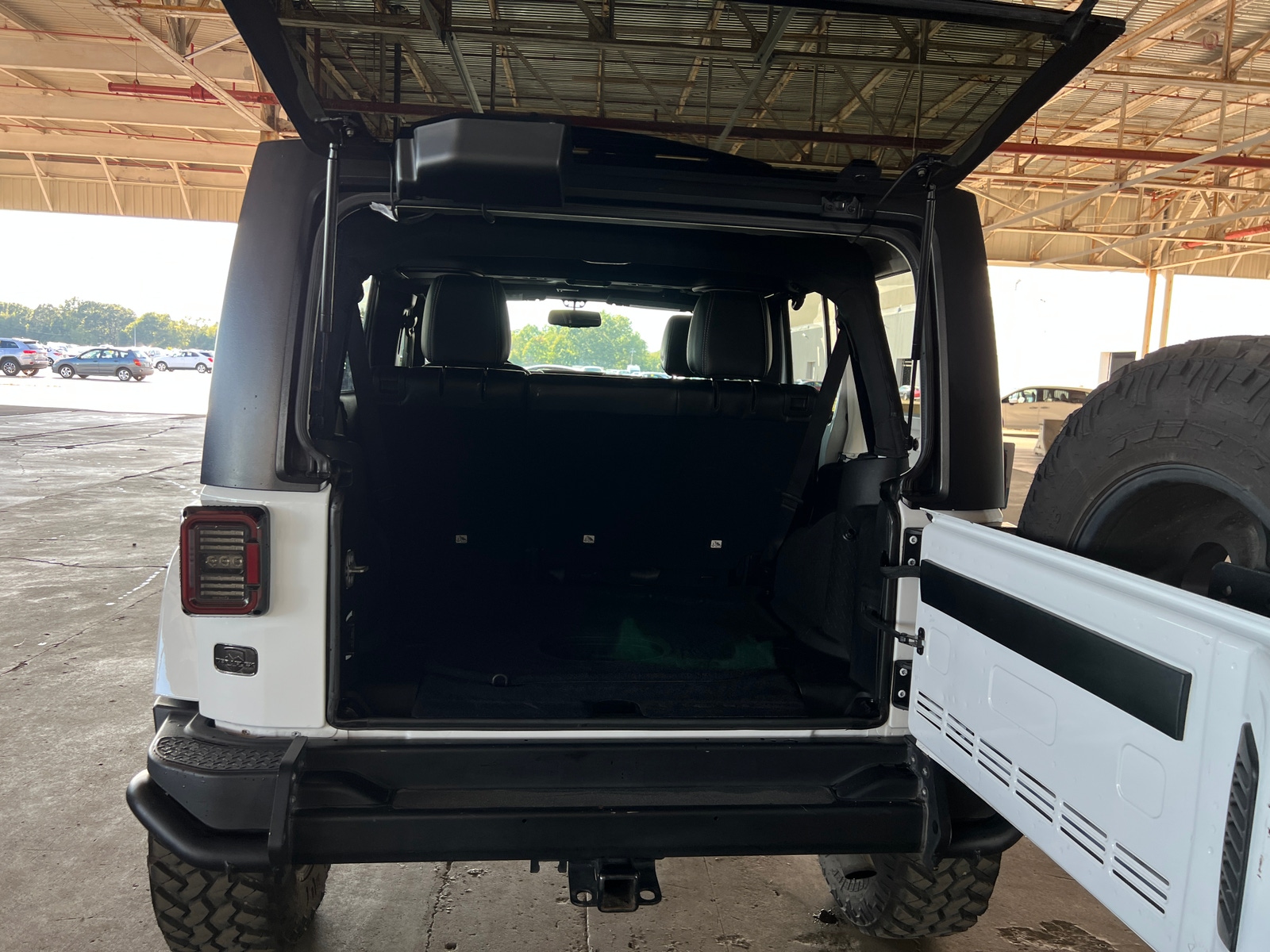 Thumbnail: 2018 Jeep Wrangler - 6