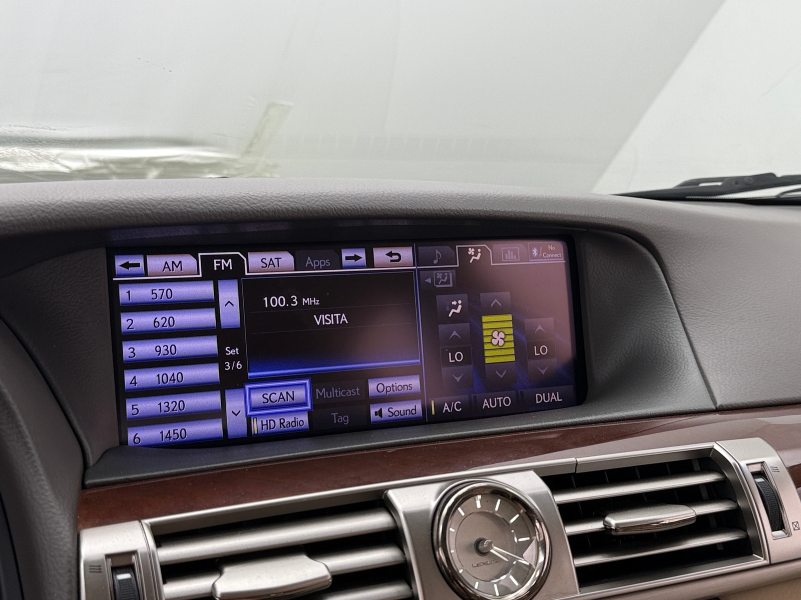 Thumbnail: 2013 Lexus LS - 3