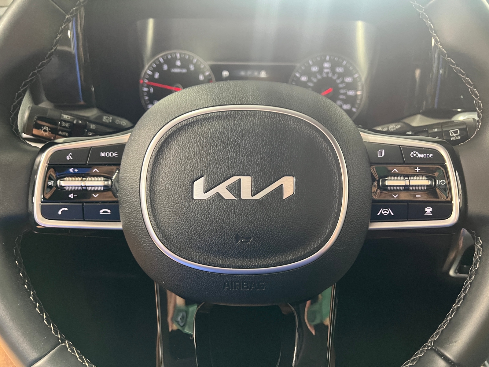 Thumbnail: 2022 Kia Sorento - 4