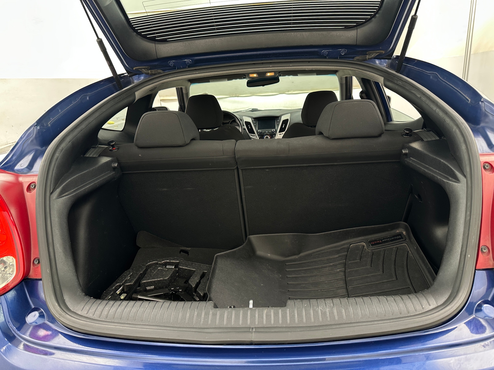Thumbnail: 2017 Hyundai Veloster - 7