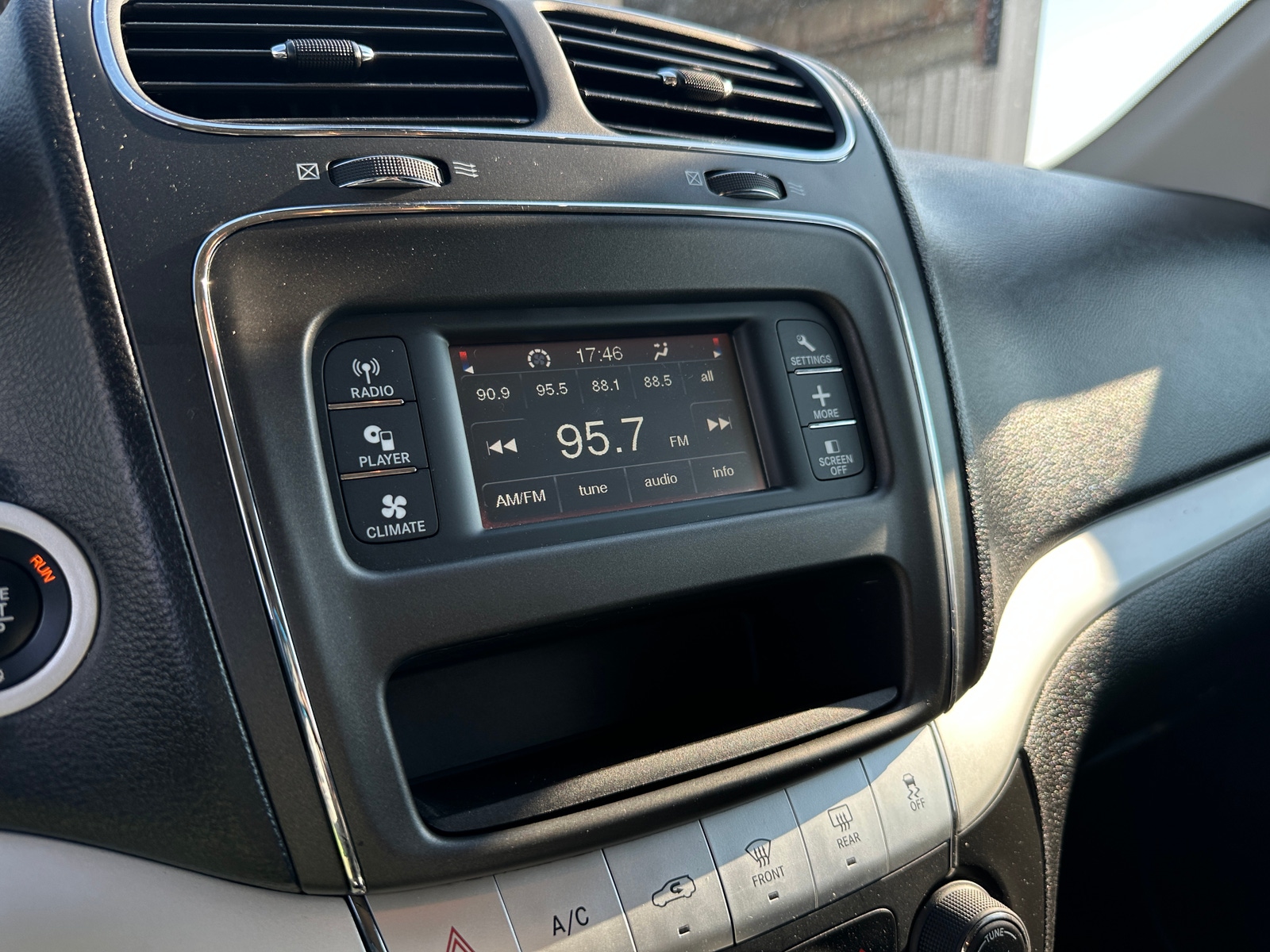 Thumbnail: 2020 Dodge Journey - 4
