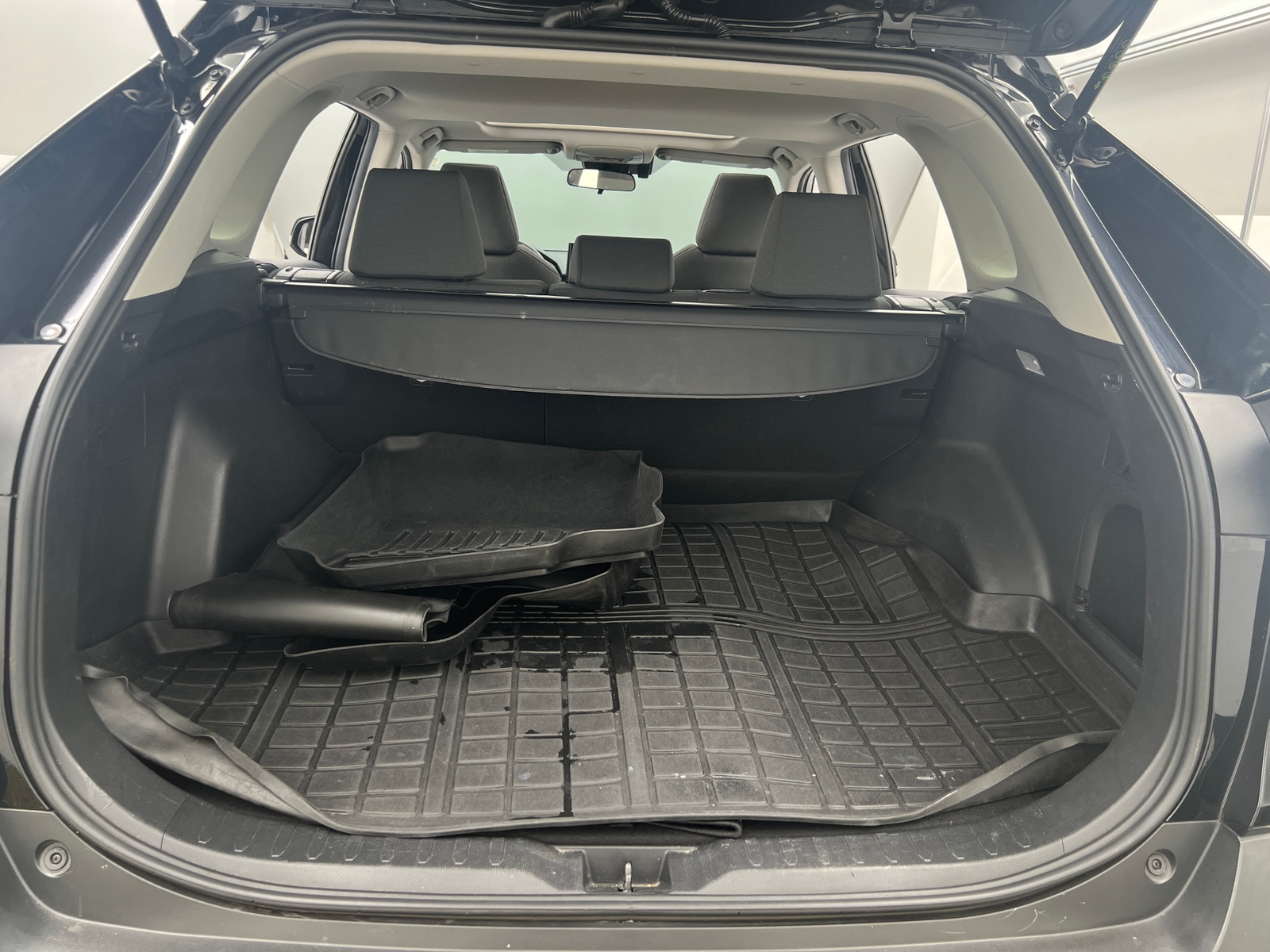 Thumbnail: 2019 Toyota RAV4 - 7