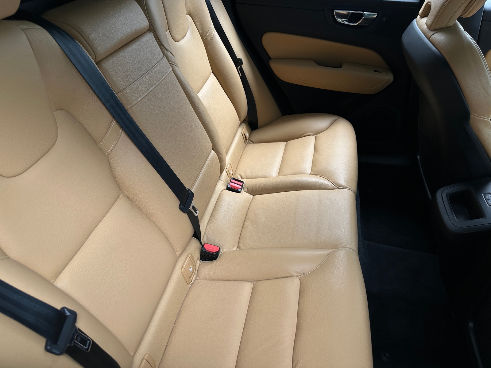 Thumbnail: 2020 Volvo XC60 - 5