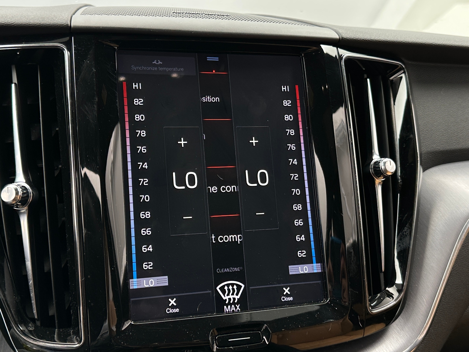 Thumbnail: 2020 Volvo XC60 - 3