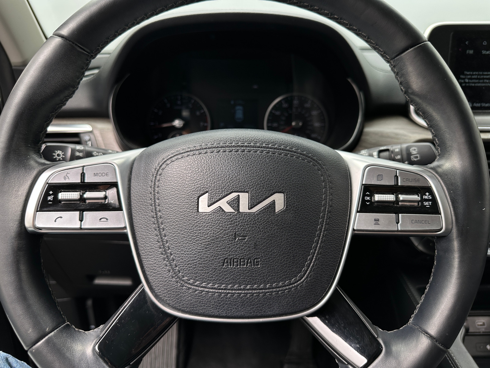 Thumbnail: 2022 Kia Telluride - 4