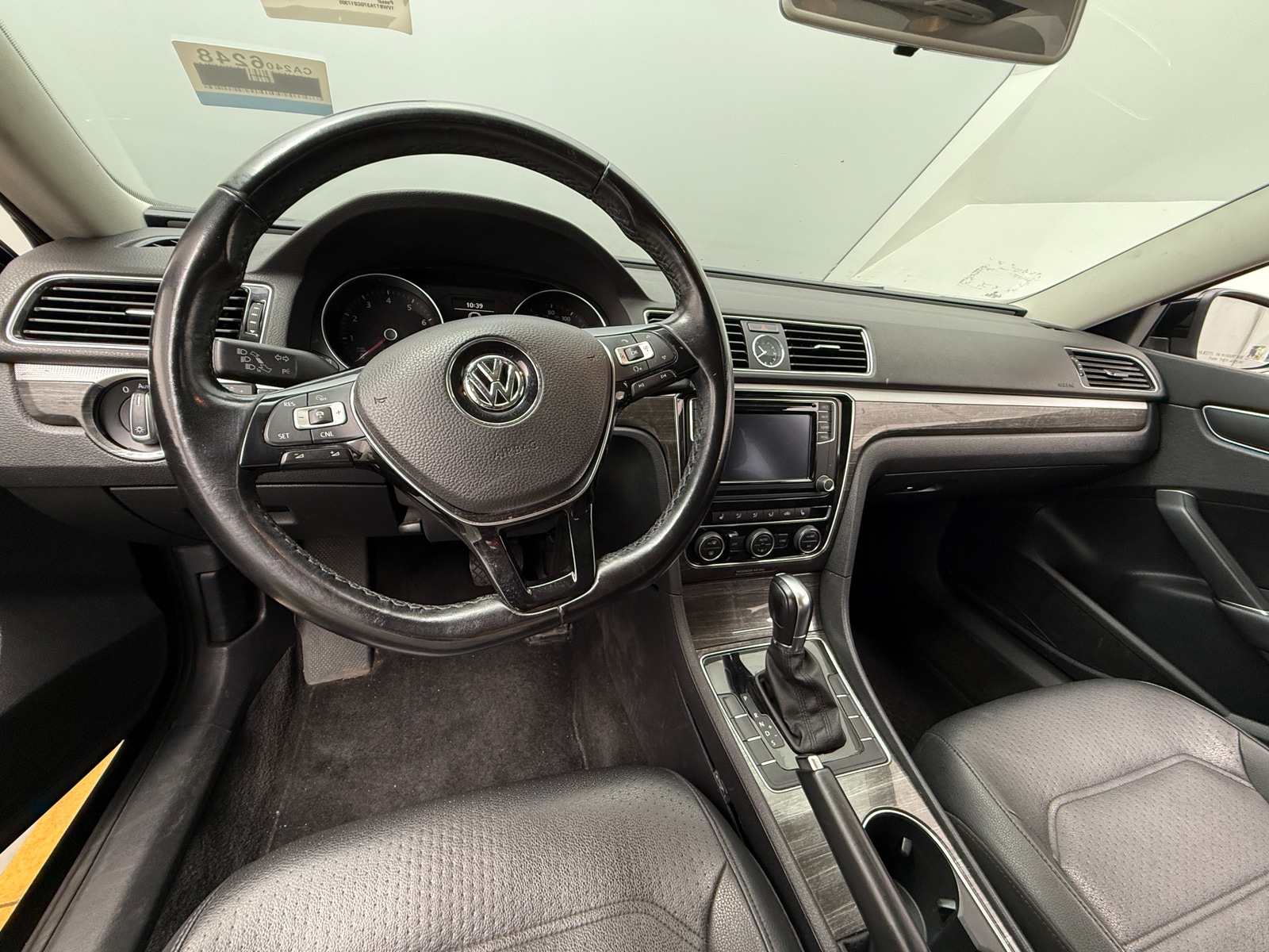 Thumbnail: 2016 Volkswagen Passat - 2