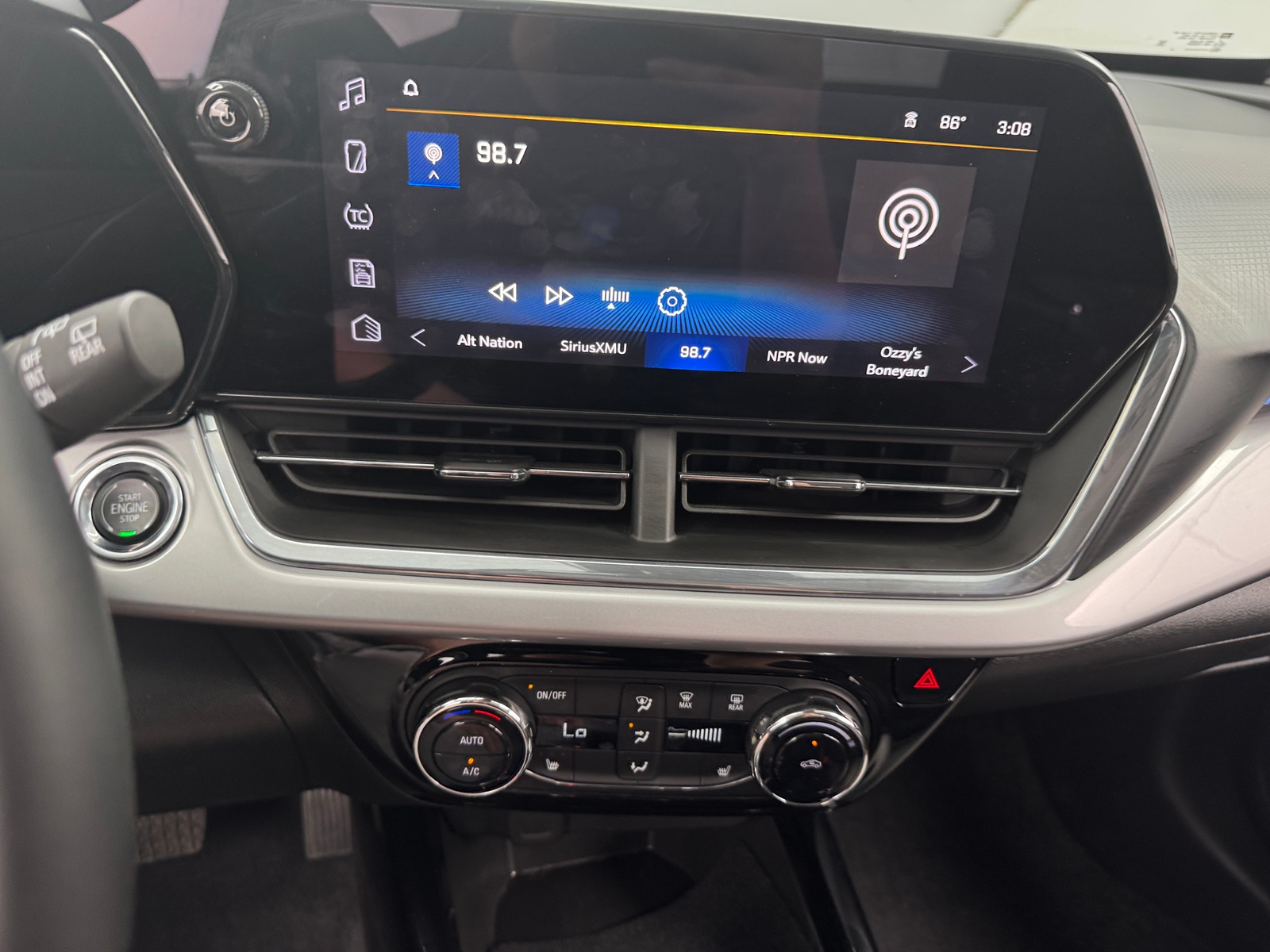 Thumbnail: 2025 Chevrolet Trax - 4