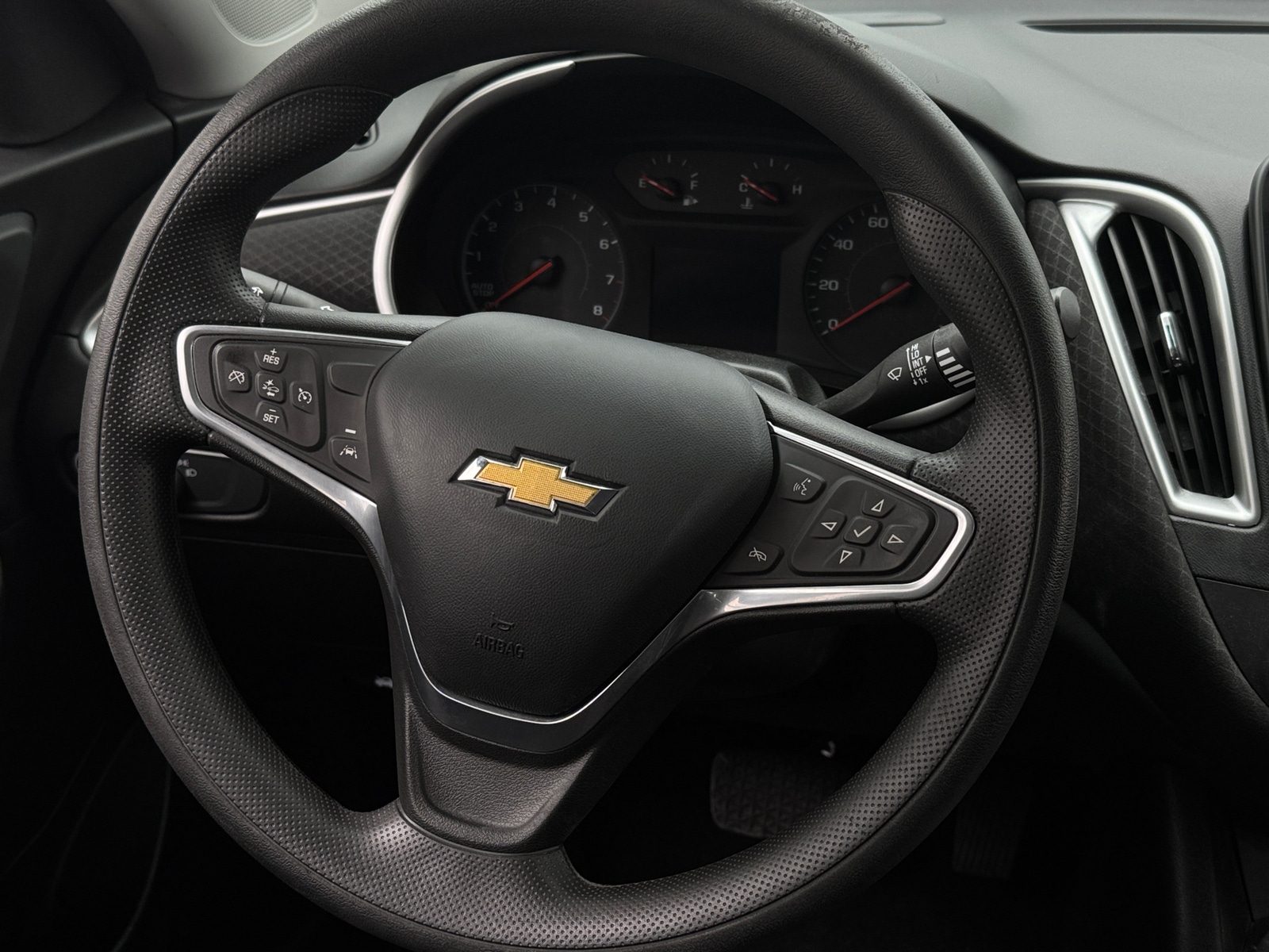 Thumbnail: 2023 Chevrolet Malibu - 5