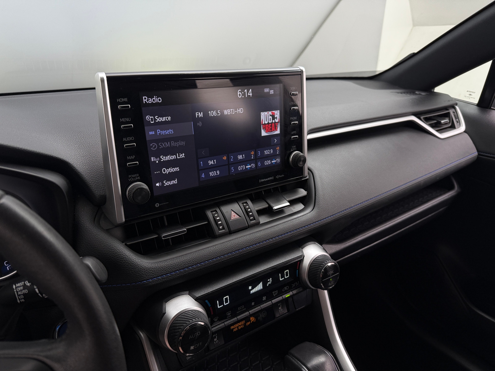 Thumbnail: 2022 Toyota RAV4 - 3