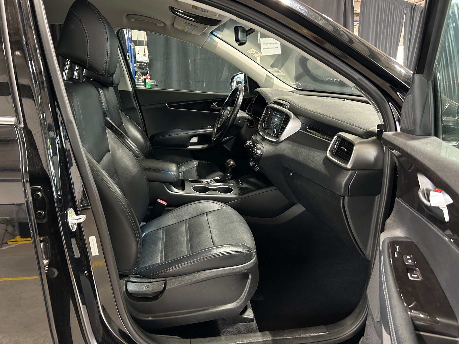 Thumbnail: 2017 Kia Sorento - 2