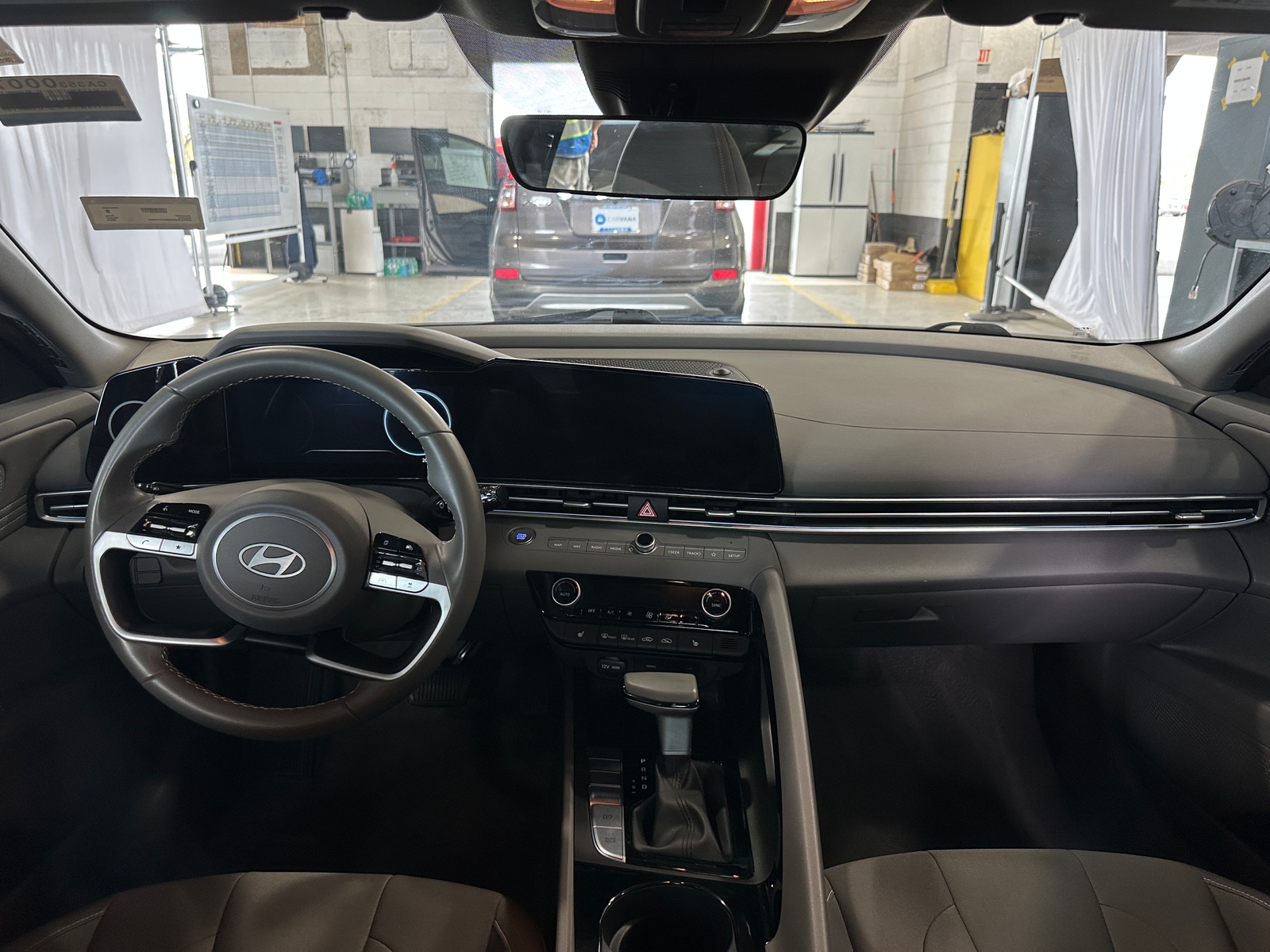 Thumbnail: 2024 Hyundai Elantra - 3