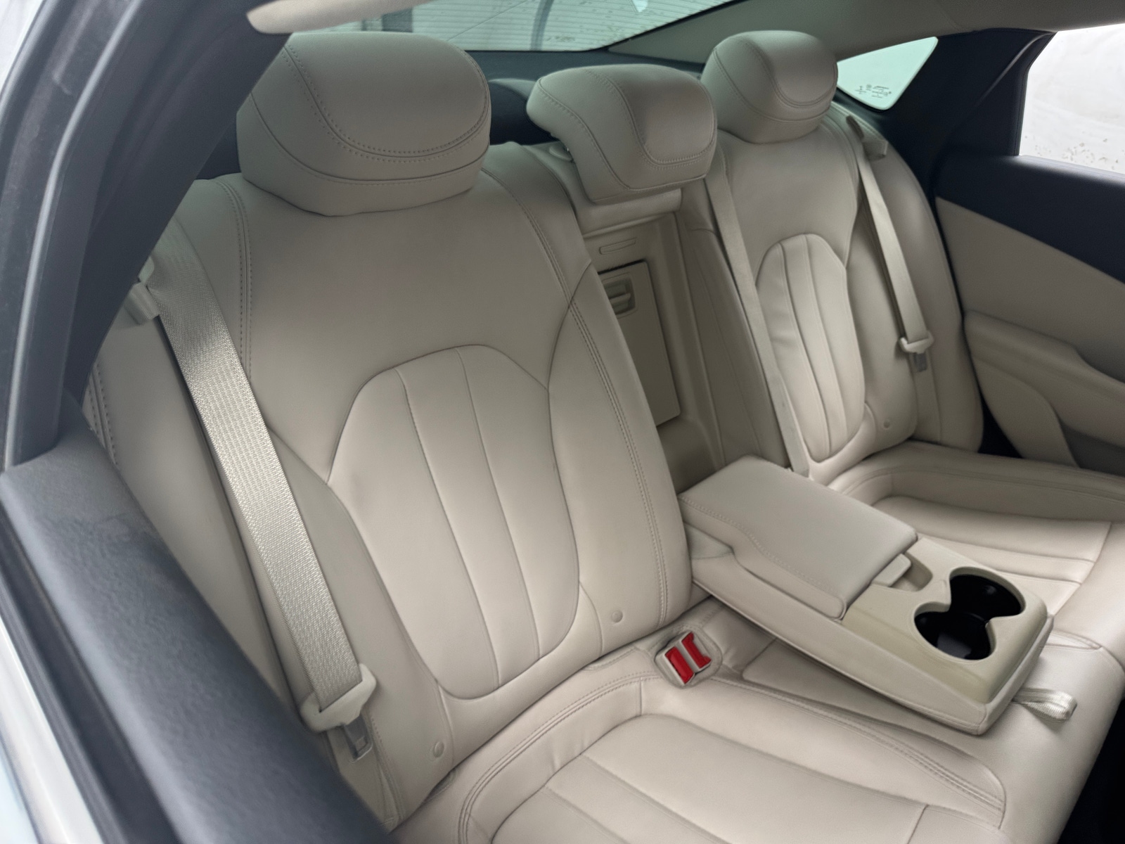 Thumbnail: 2016 Chrysler 200 - 5