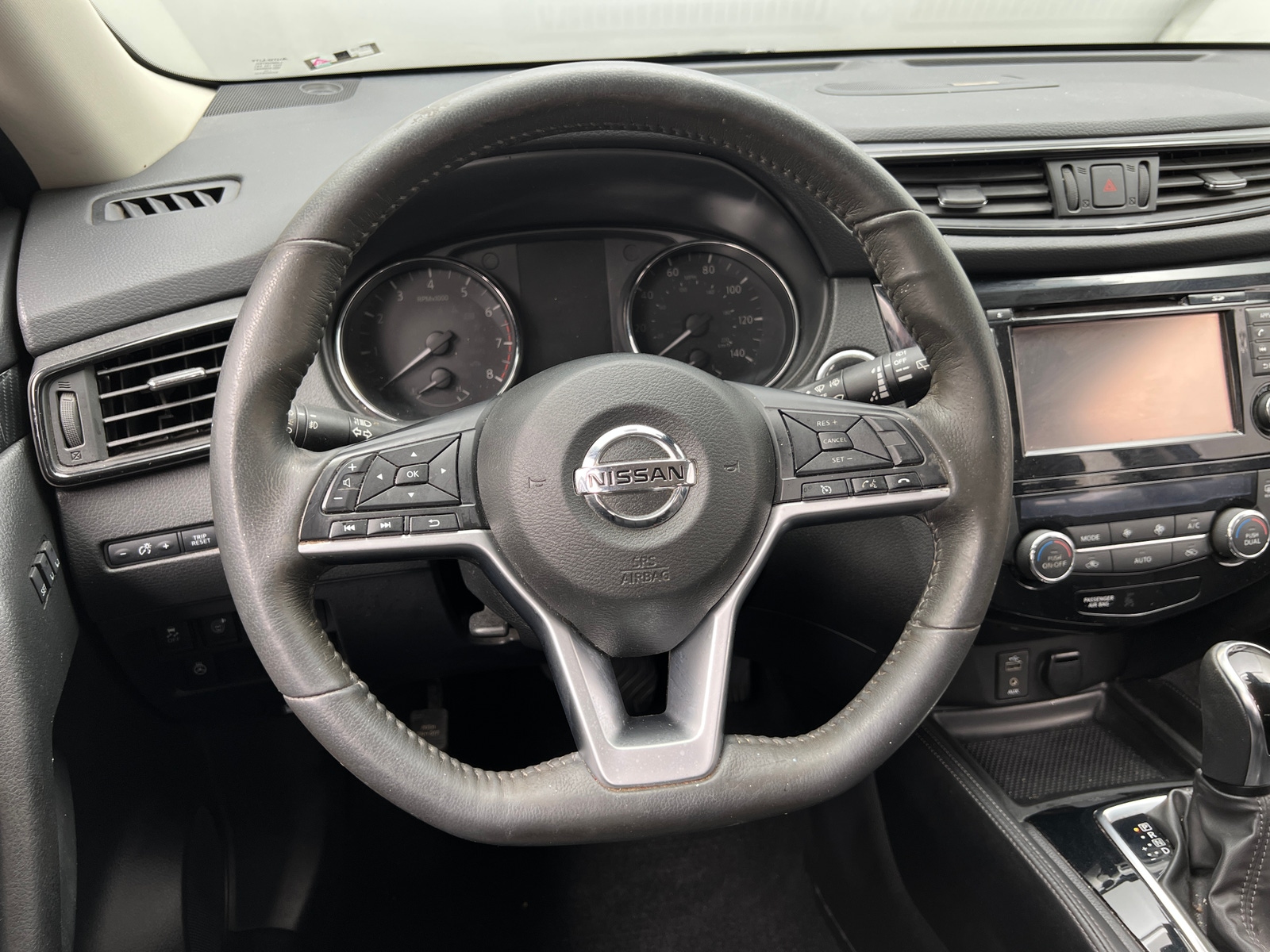 Thumbnail: 2017 Nissan Rogue - 4