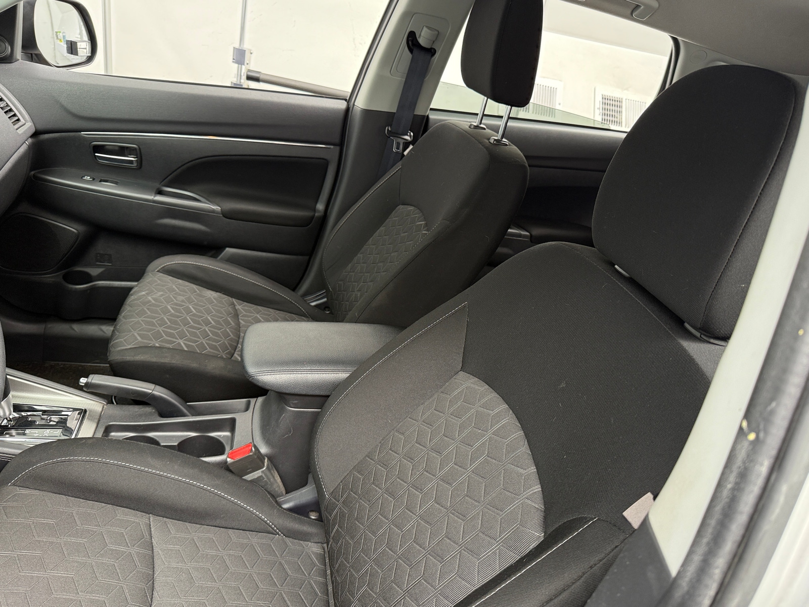 Thumbnail: 2020 Mitsubishi Outlander Sport - 2