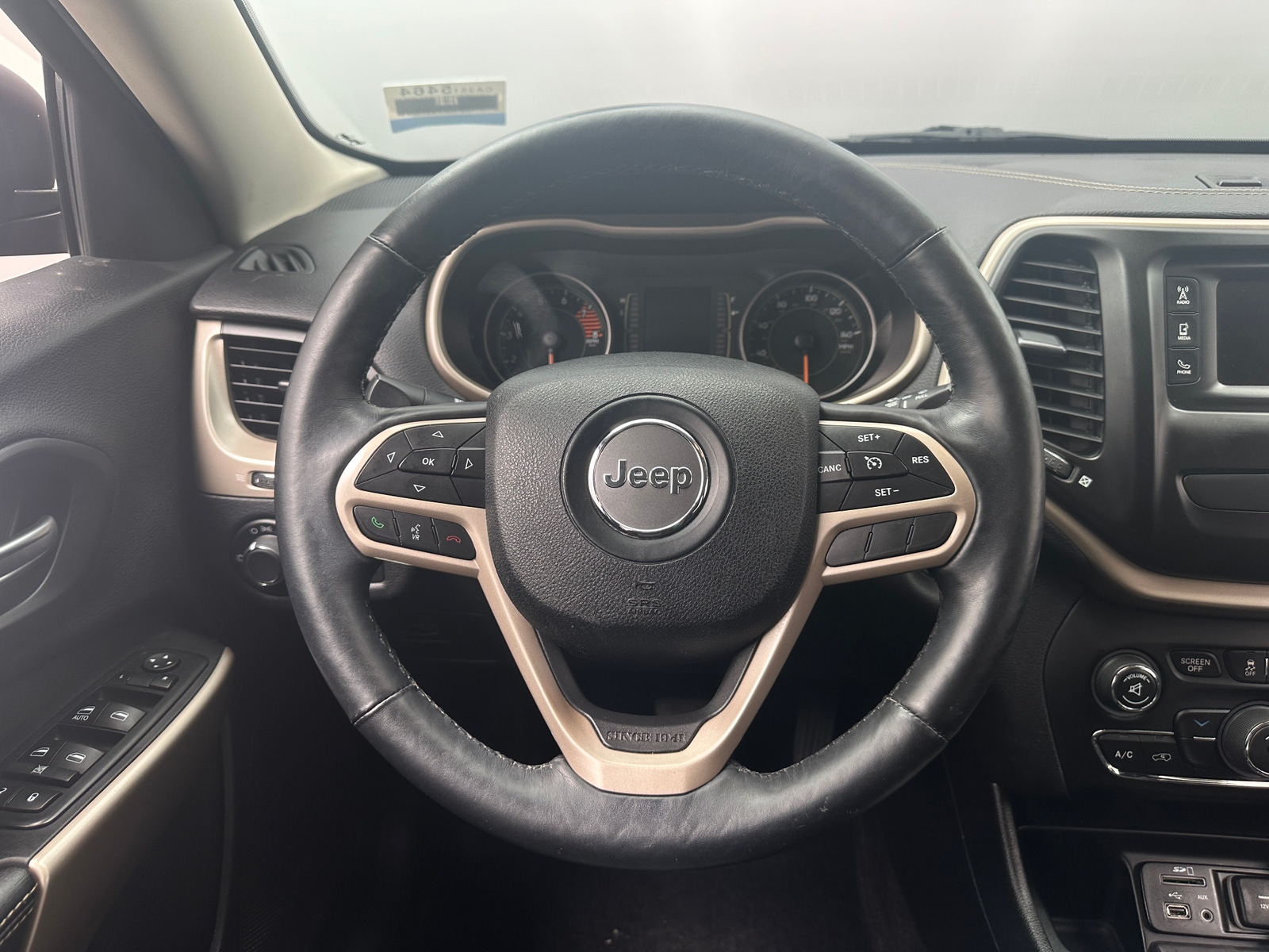 Thumbnail: 2017 Jeep Cherokee - 5