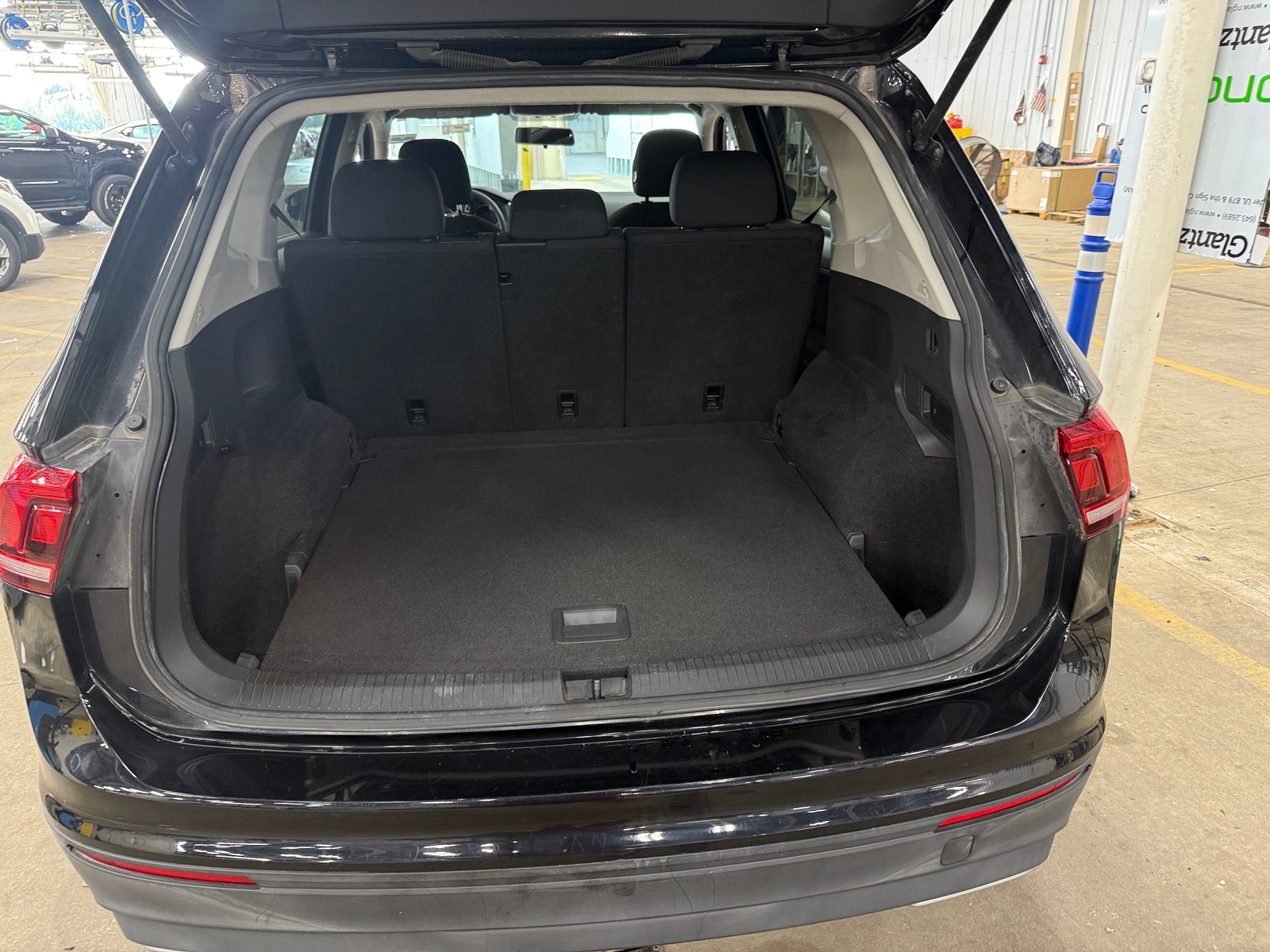 Thumbnail: 2018 Volkswagen Tiguan - 7