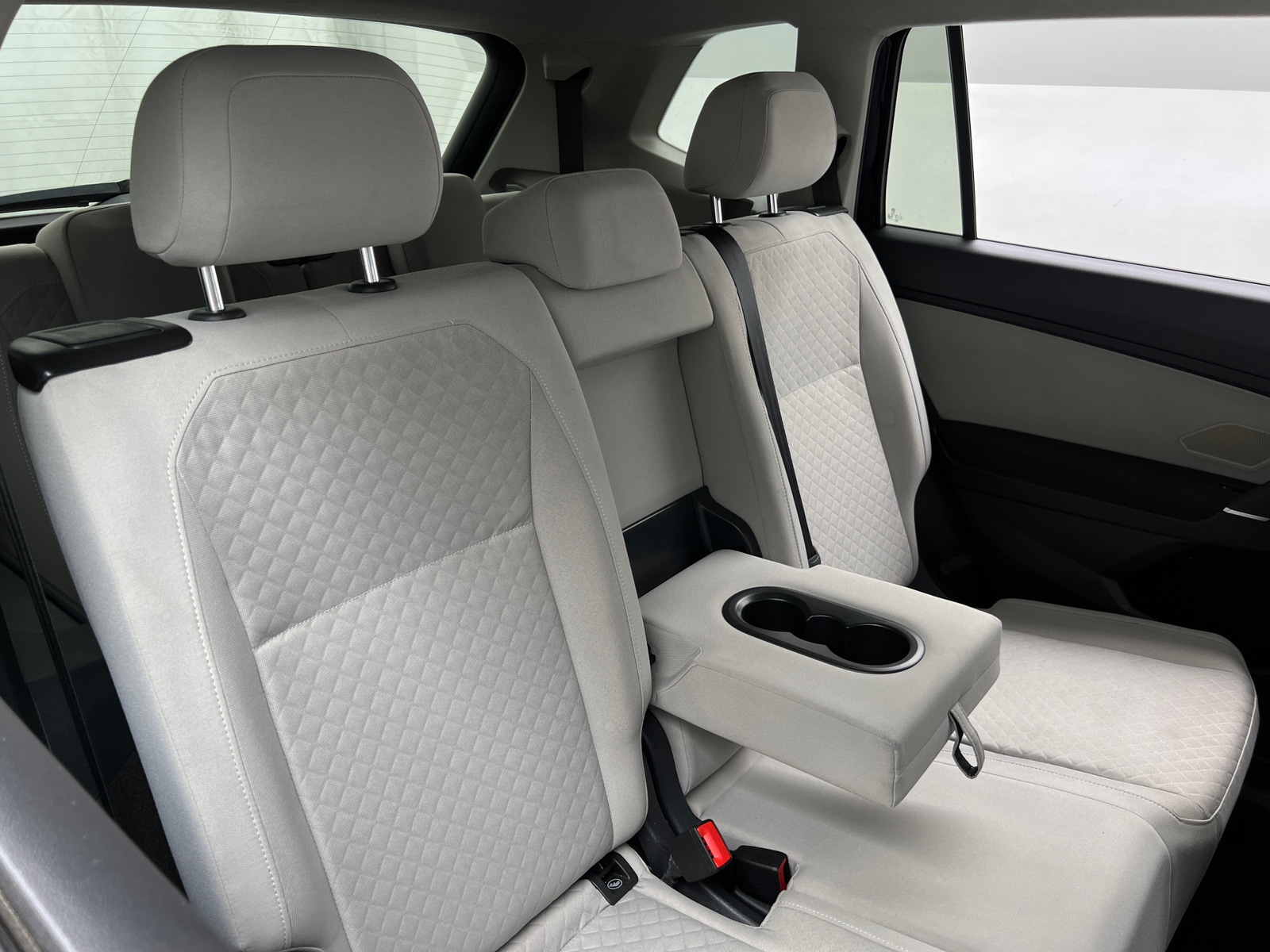 Thumbnail: 2020 Volkswagen Tiguan - 6
