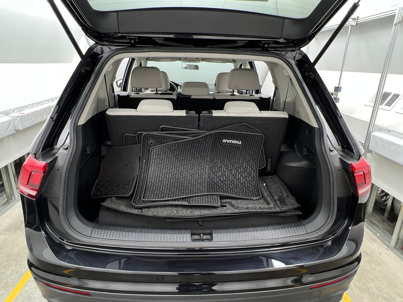 Thumbnail: 2020 Volkswagen Tiguan - 7