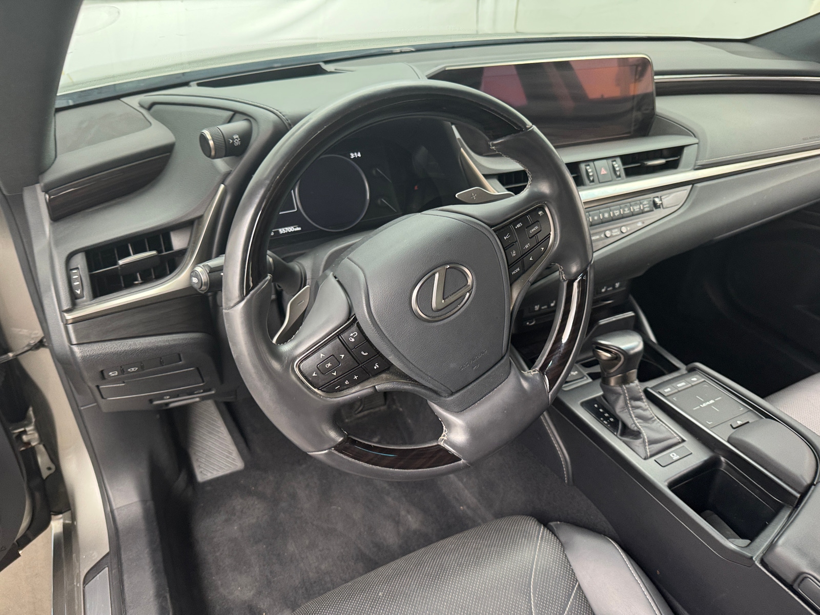Thumbnail: 2019 Lexus ES - 4