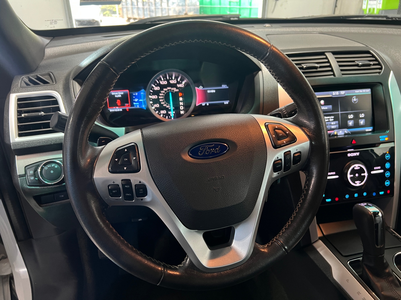 Thumbnail: 2015 Ford Explorer - 4