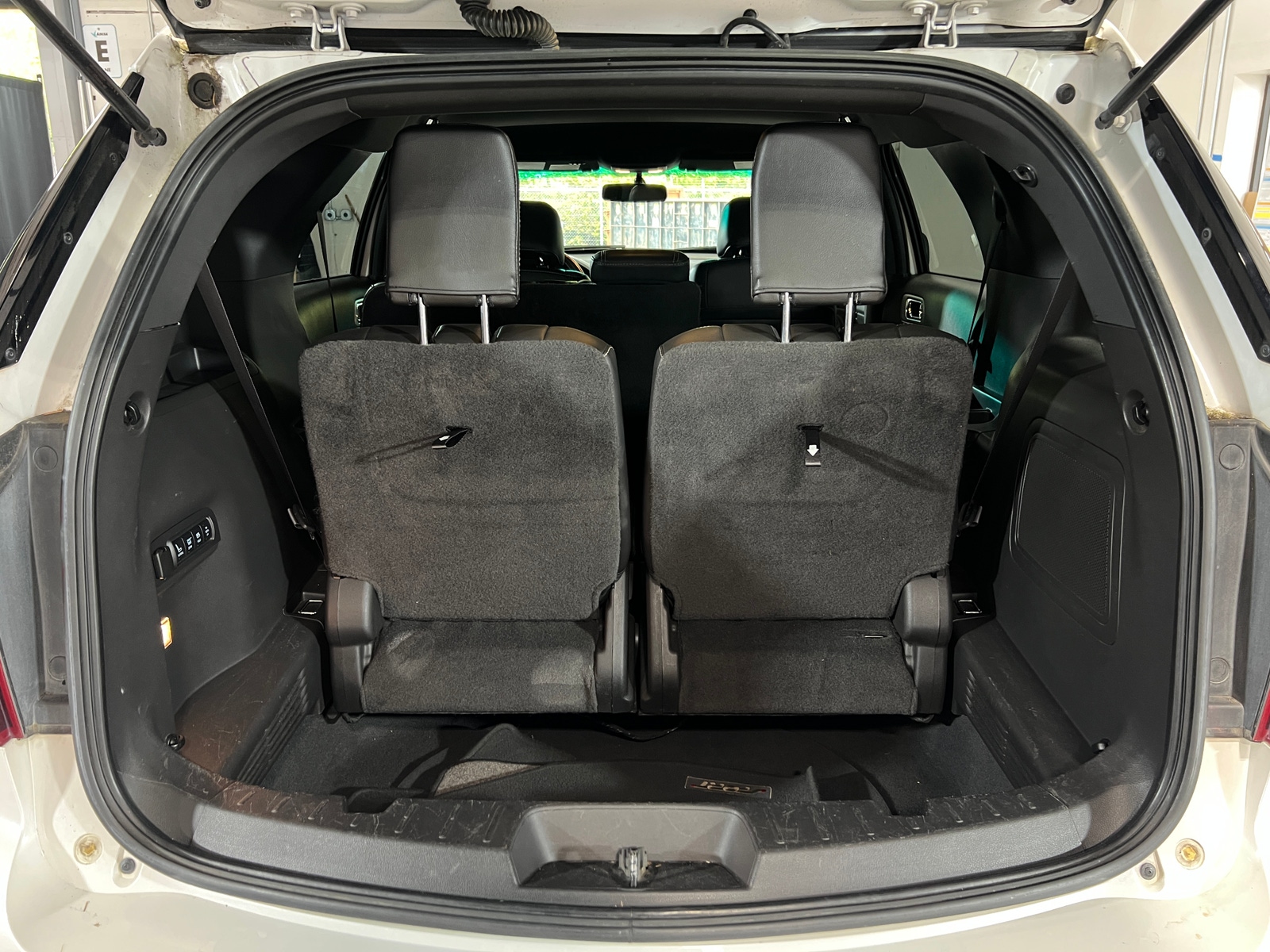 Thumbnail: 2015 Ford Explorer - 6