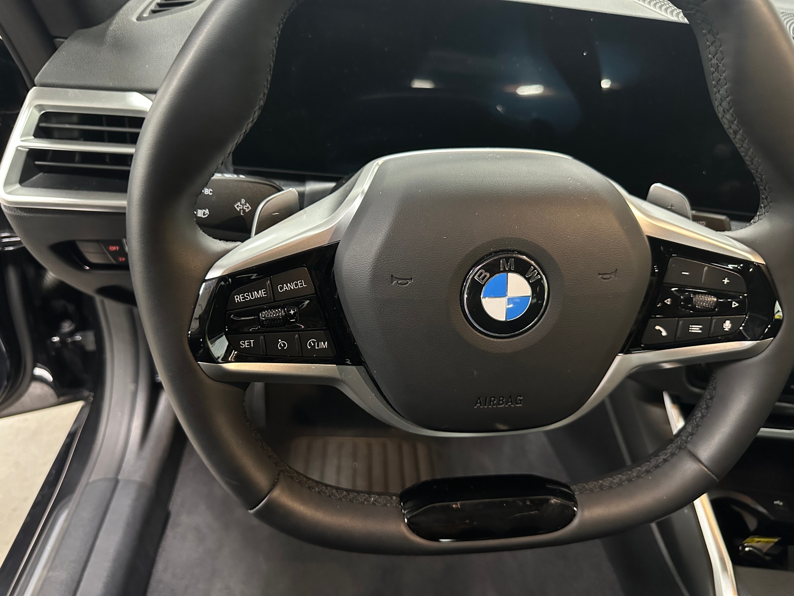Thumbnail: 2025 BMW 4 Series - 4