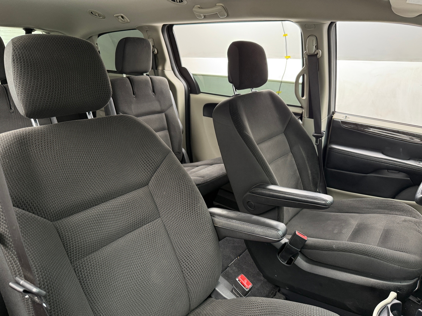Thumbnail: 2018 Dodge Grand Caravan - 2