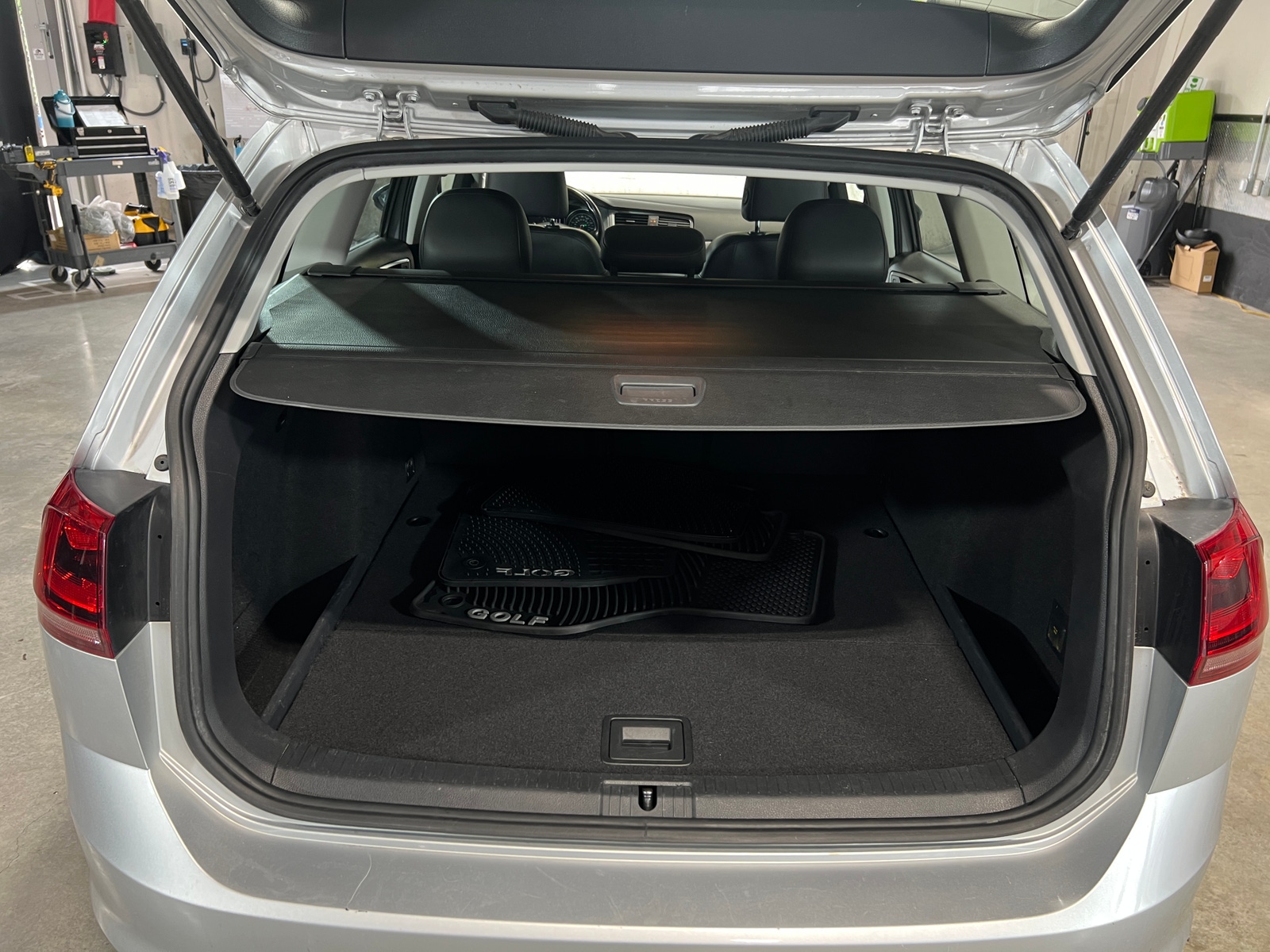 Thumbnail: 2016 Volkswagen e-Golf - 7