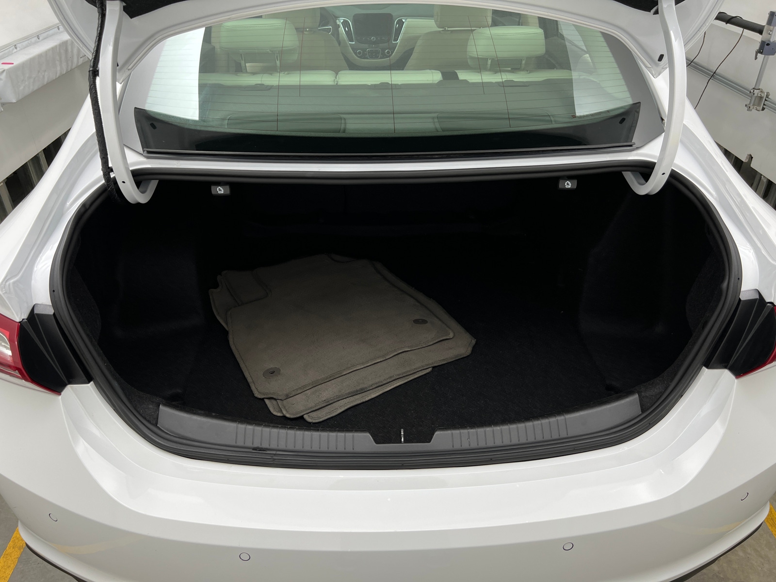 Thumbnail: 2024 Chevrolet Malibu - 6