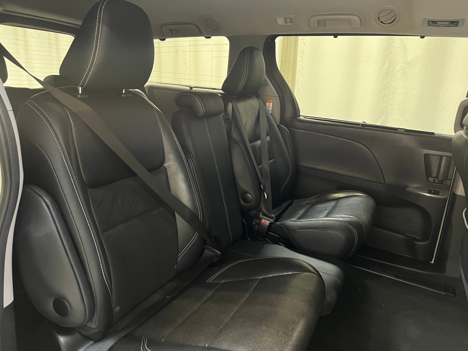 Thumbnail: 2017 Toyota Sienna - 5