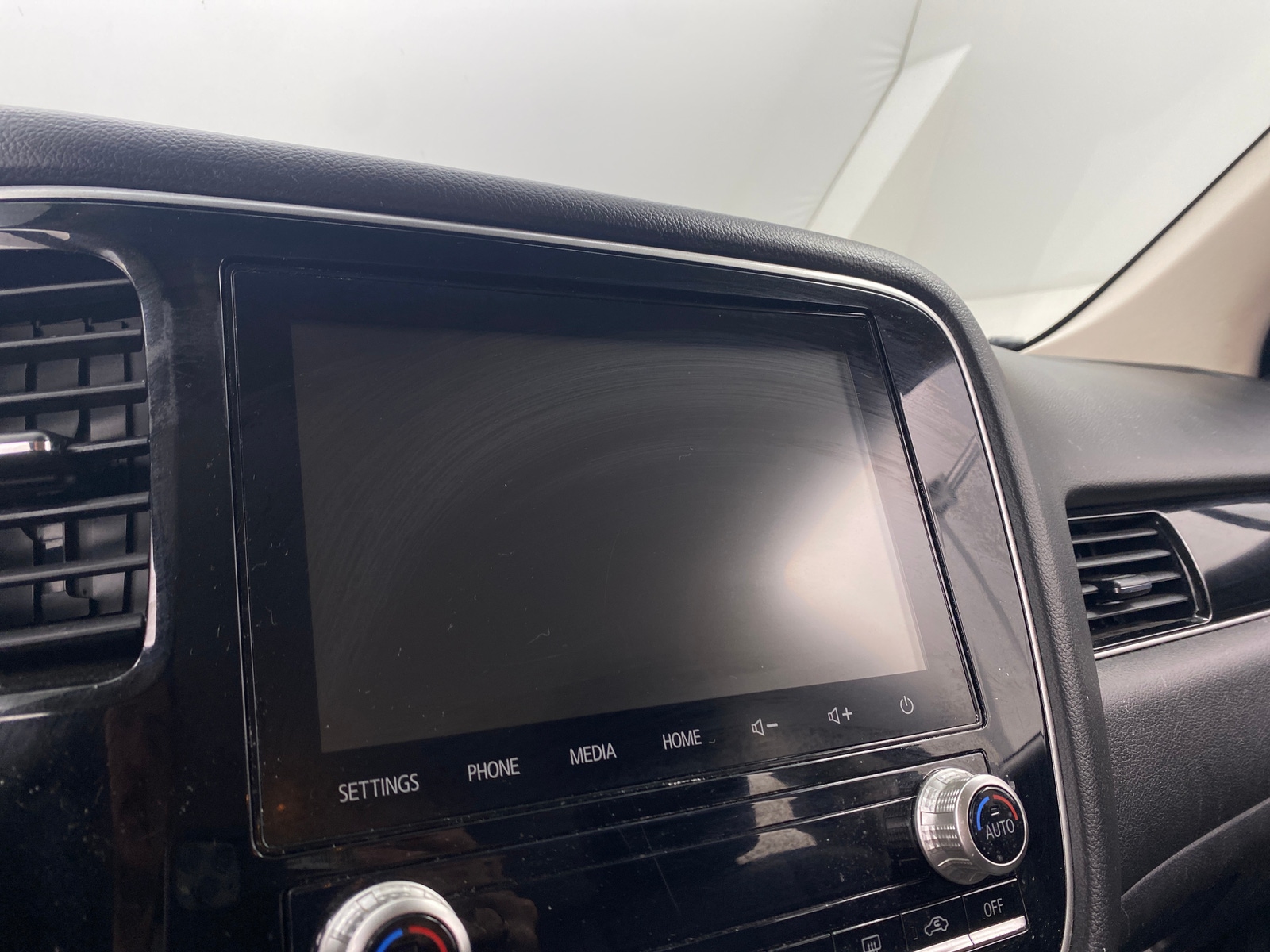 Thumbnail: 2020 Mitsubishi Outlander - 4