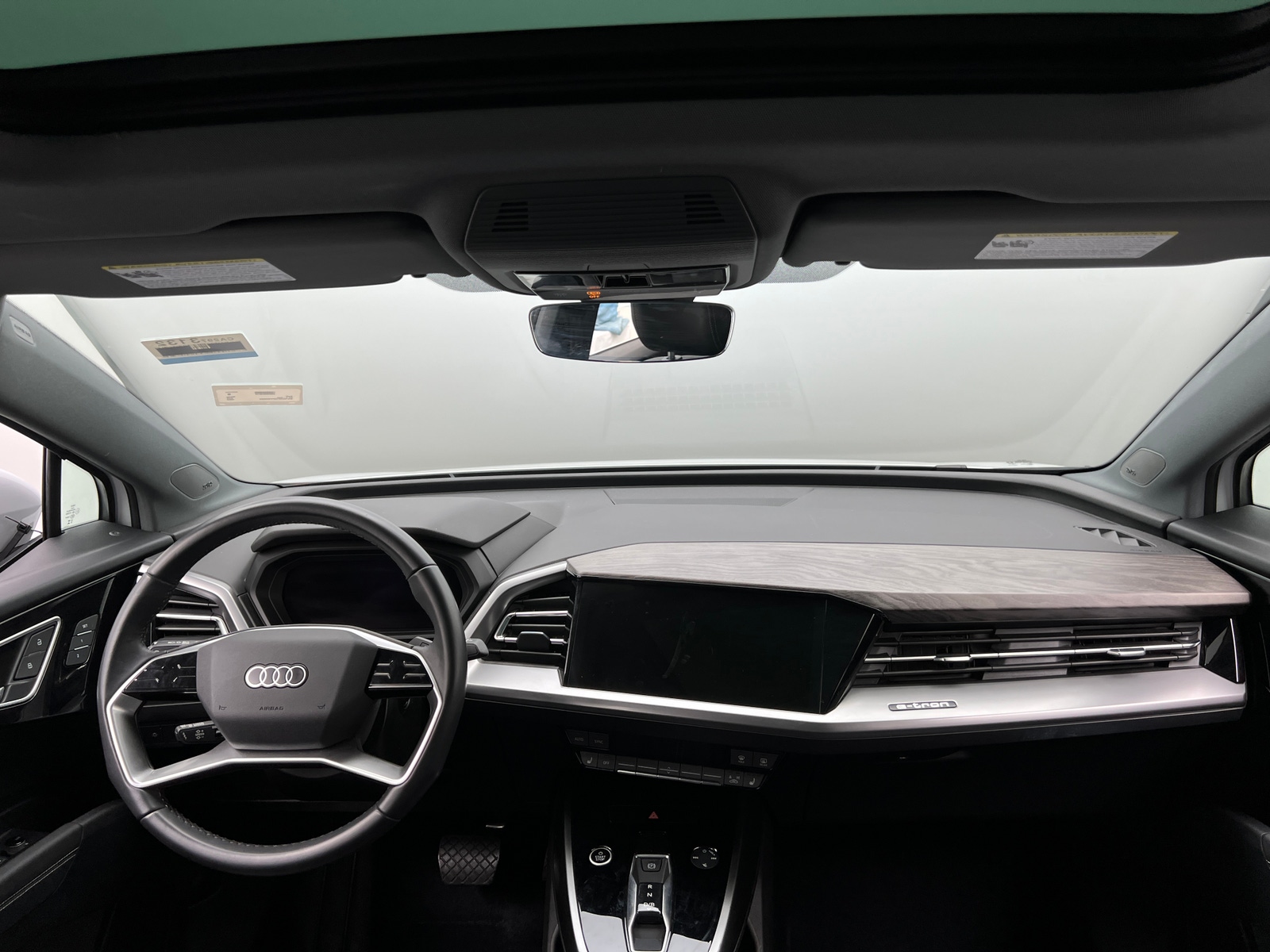 Thumbnail: 2023 Audi Q4 e-tron - 2