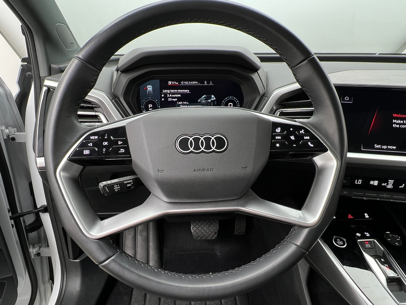 Thumbnail: 2023 Audi Q4 e-tron - 4