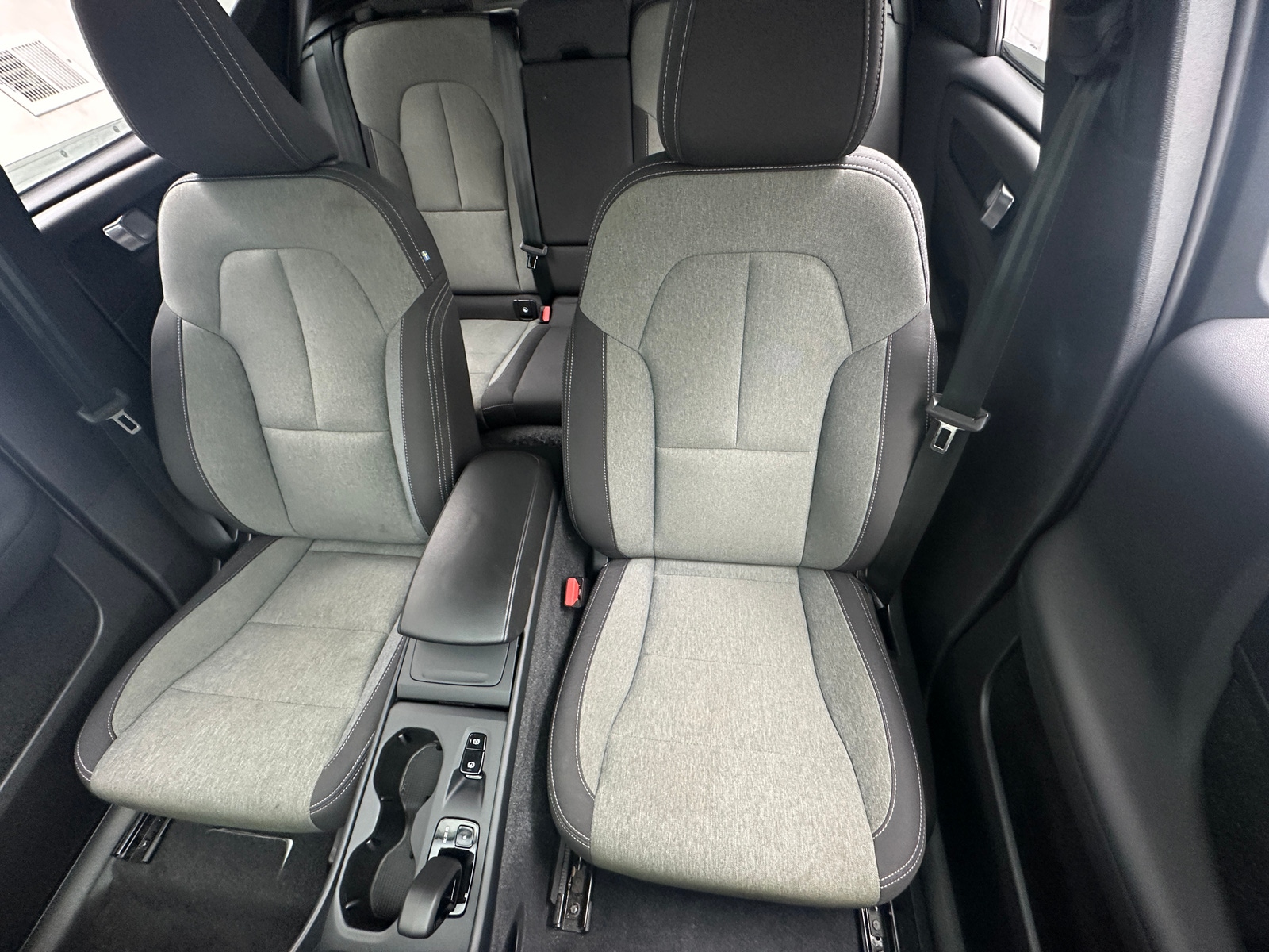 Thumbnail: 2024 Volvo XC40 - 2