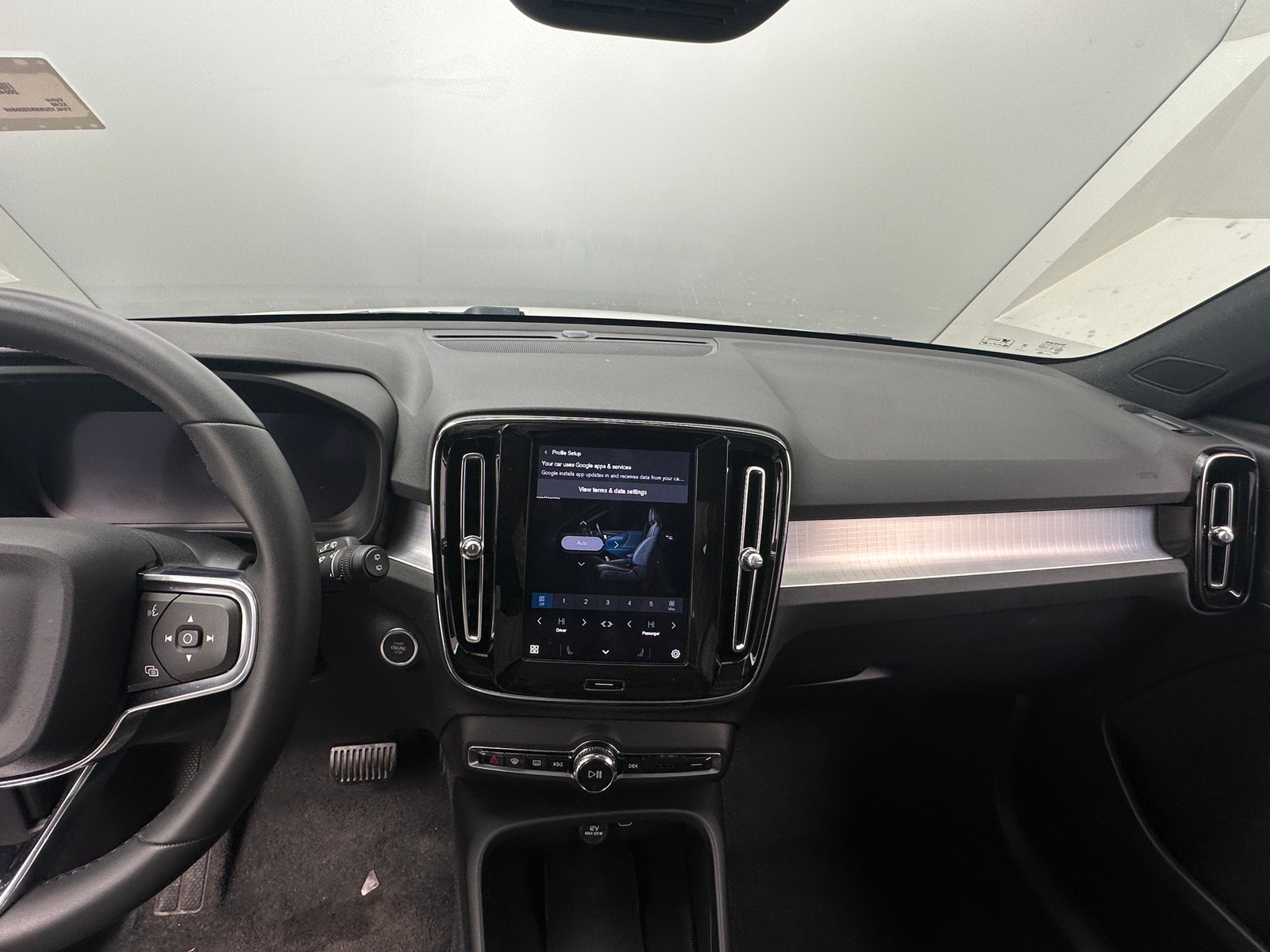 Thumbnail: 2024 Volvo XC40 - 3