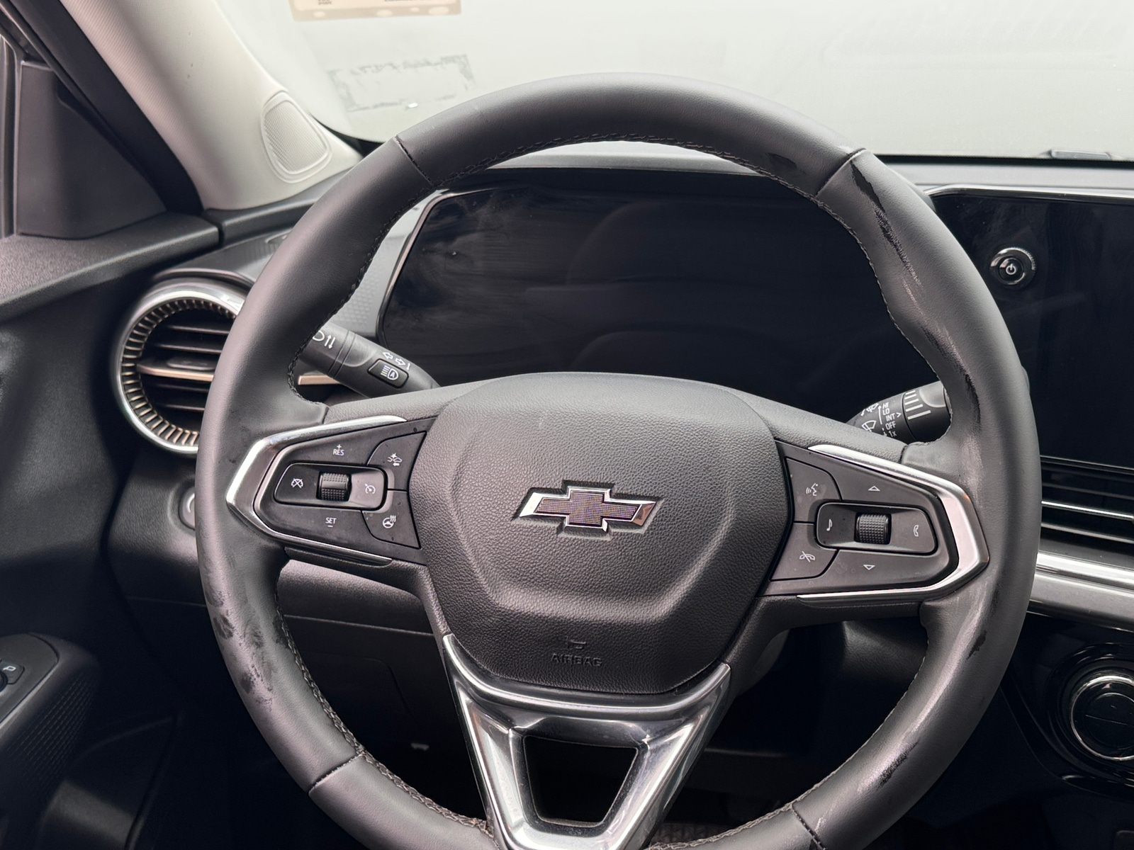 Thumbnail: 2025 Chevrolet Trax - 4