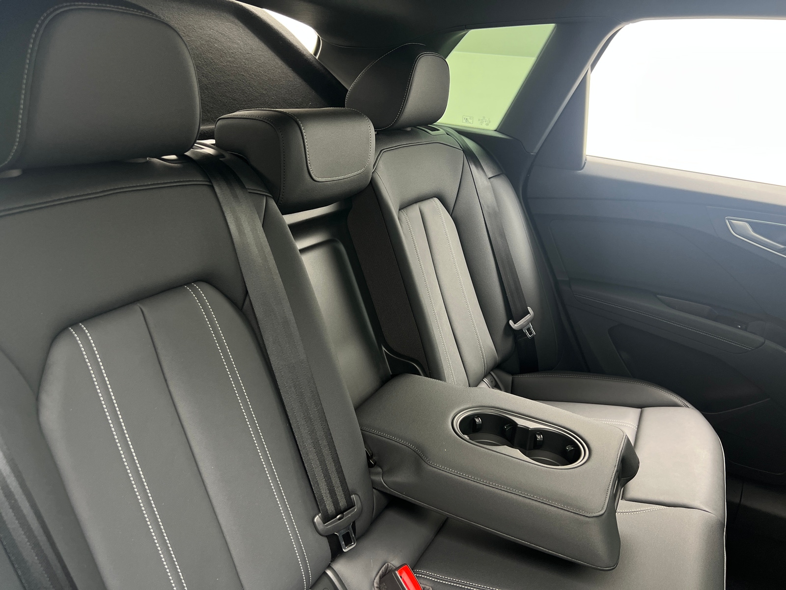 Thumbnail: 2023 Audi Q4 e-tron - 5