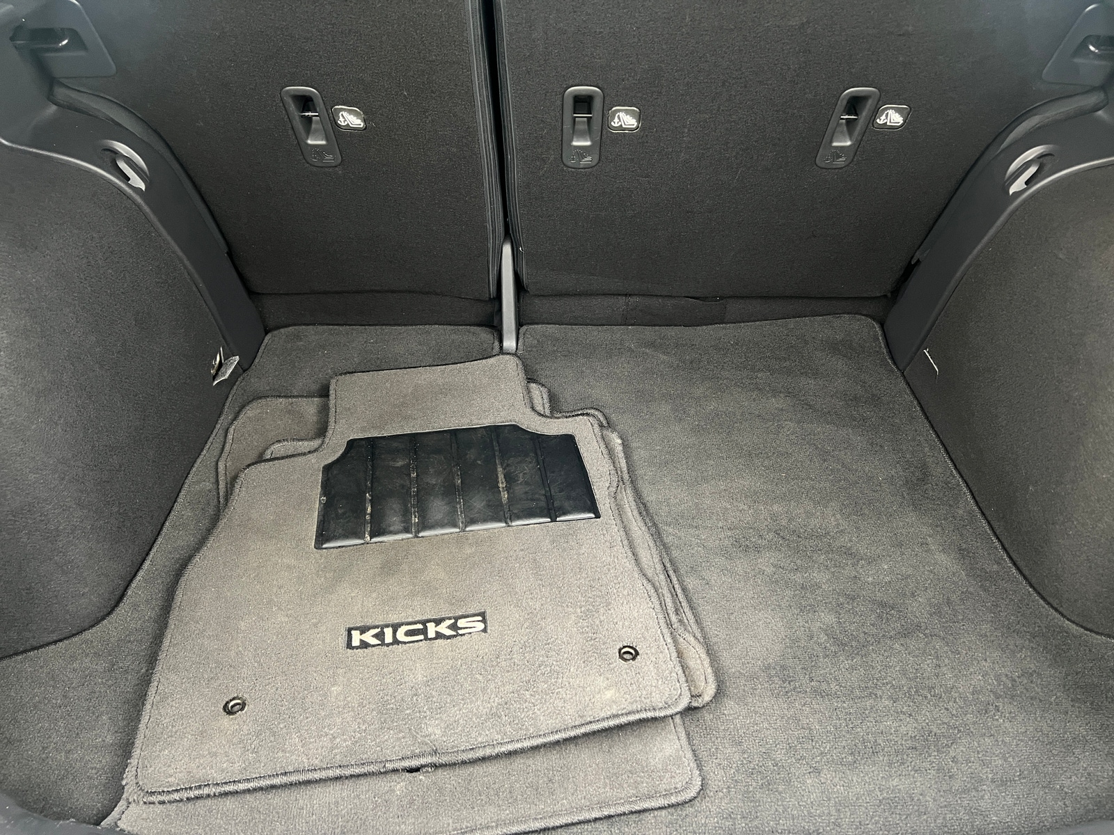 Thumbnail: 2022 Nissan Kicks - 7