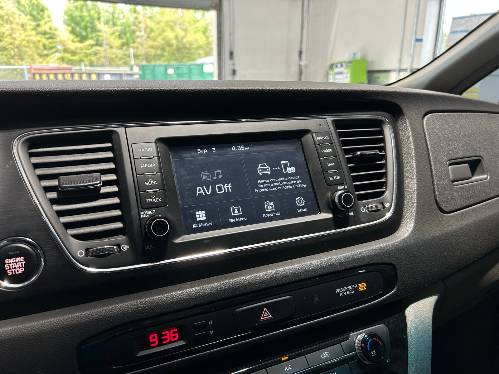 Thumbnail: 2018 Kia Sedona - 3