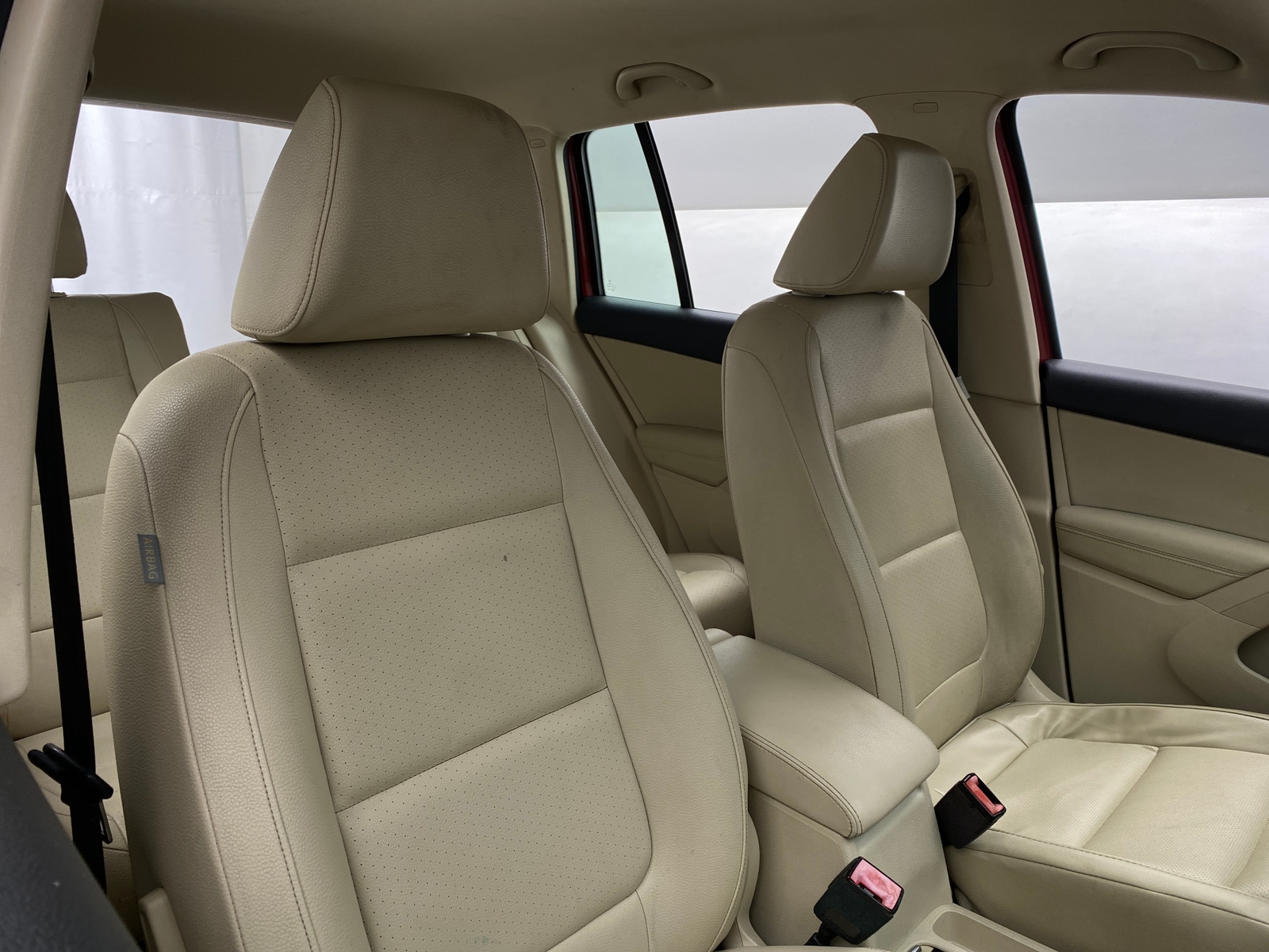 Thumbnail: 2016 Volkswagen Tiguan - 2