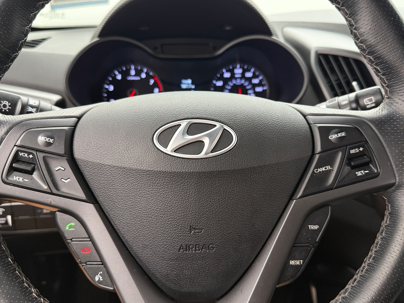 Thumbnail: 2016 Hyundai Veloster - 3