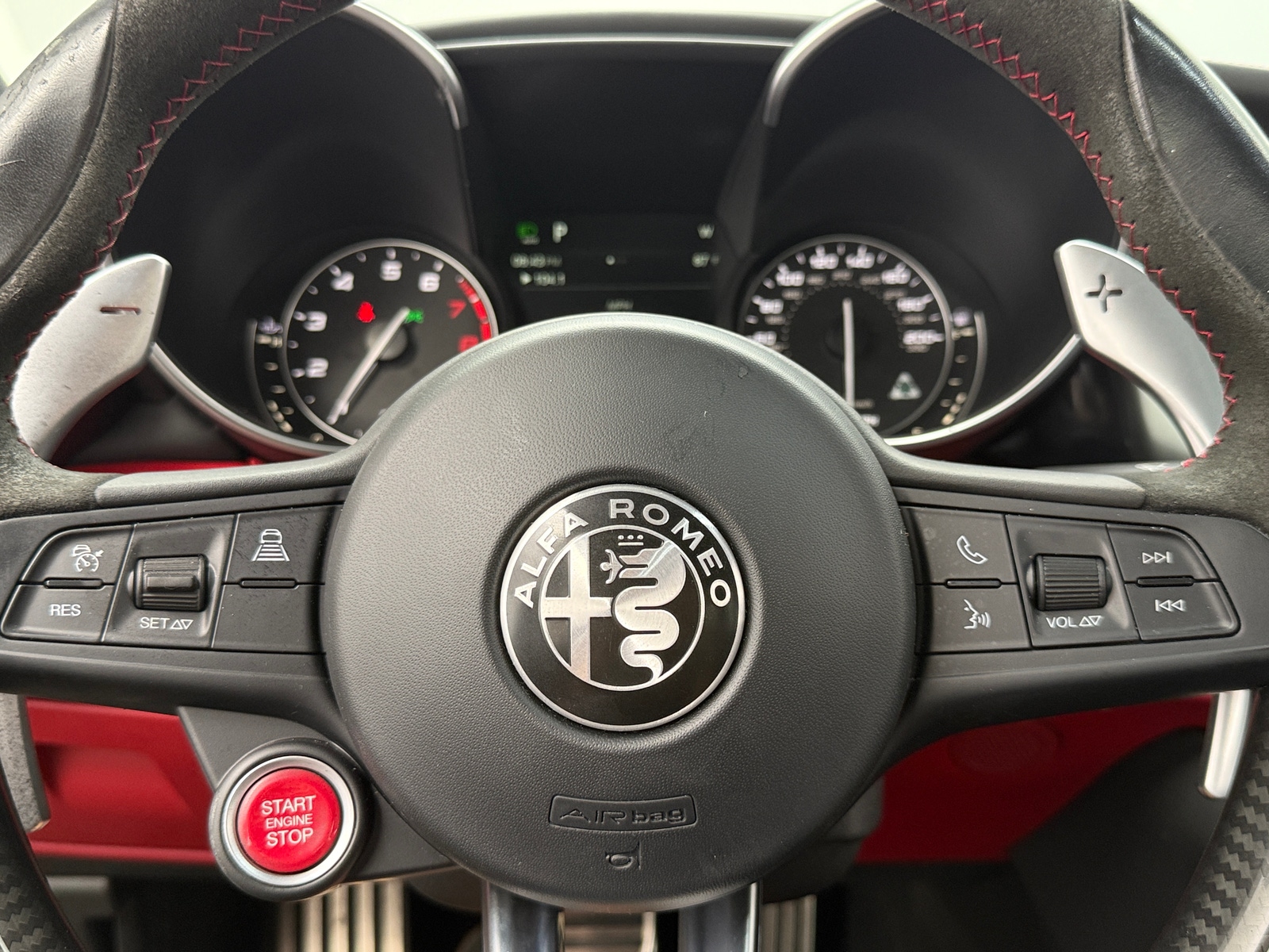 Thumbnail: 2017 Alfa Romeo Giulia - 5